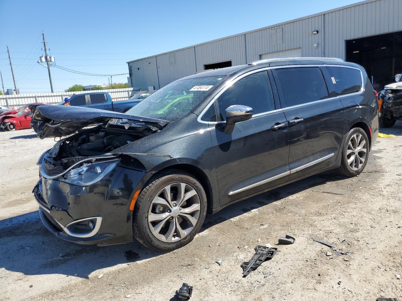 CHRYSLER PACIFICA 2017 2c4rc1ggxhr770845