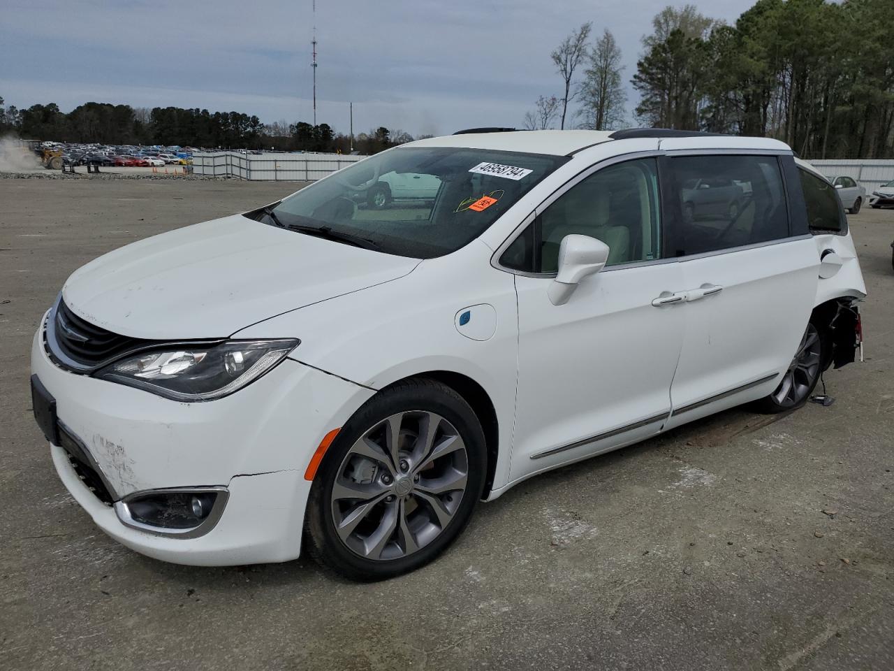 CHRYSLER PACIFICA 2018 2c4rc1h71jr126901