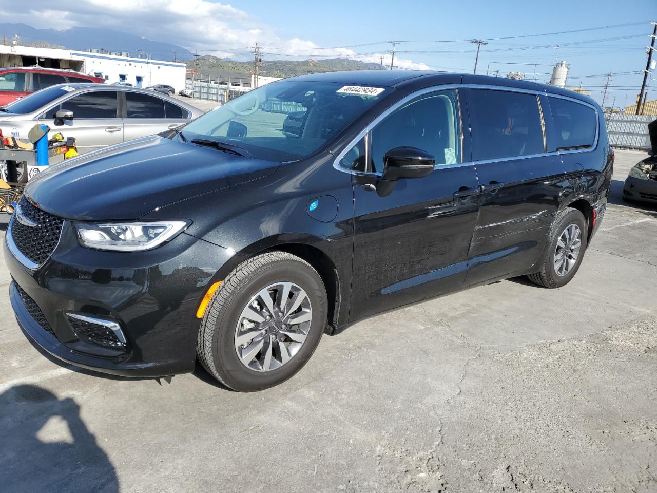 CHRYSLER PACIFICA 2023 2c4rc1l70pr543779