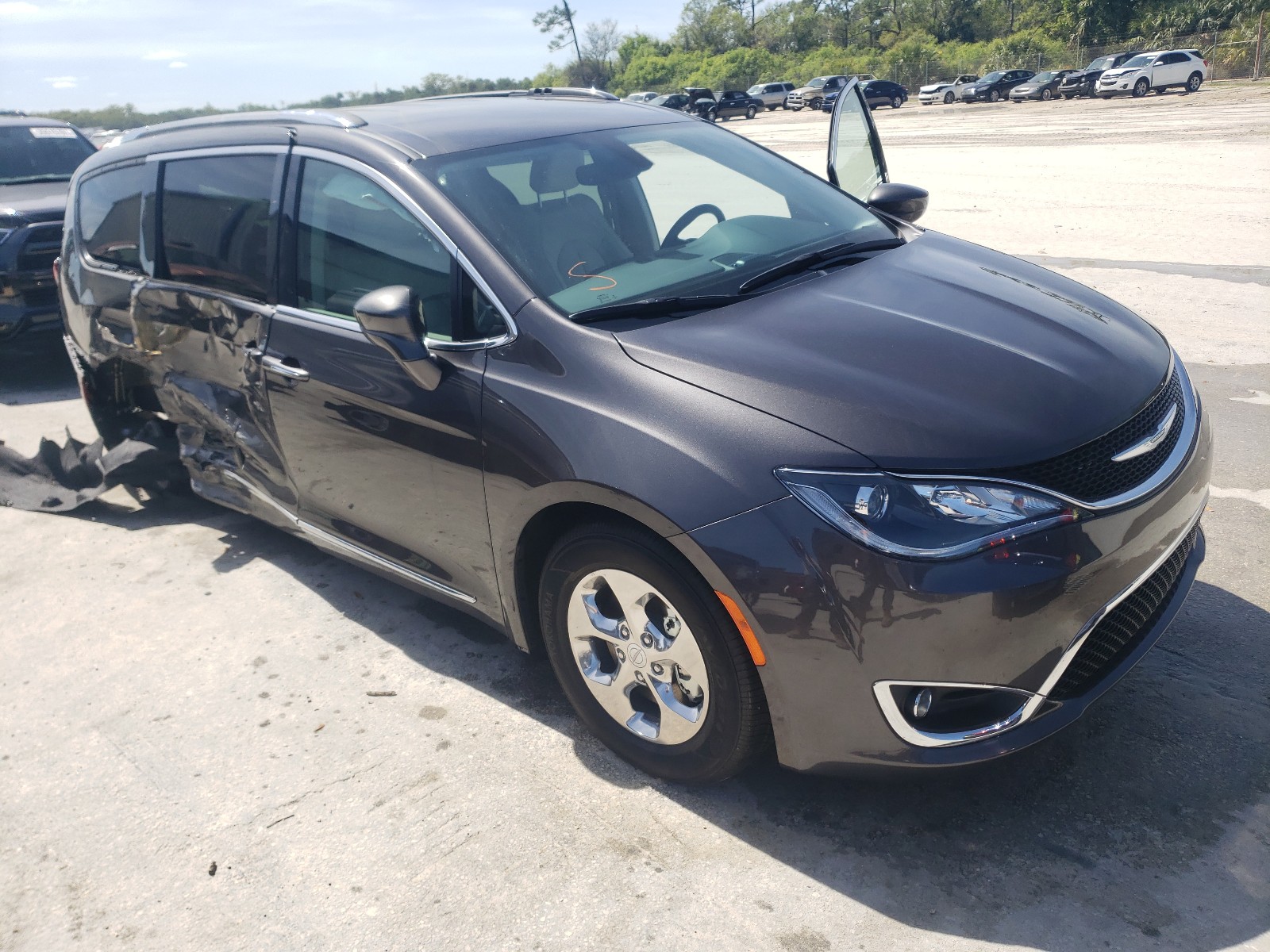 CHRYSLER PACIFICA H 2020 2c4rc1l71lr273553