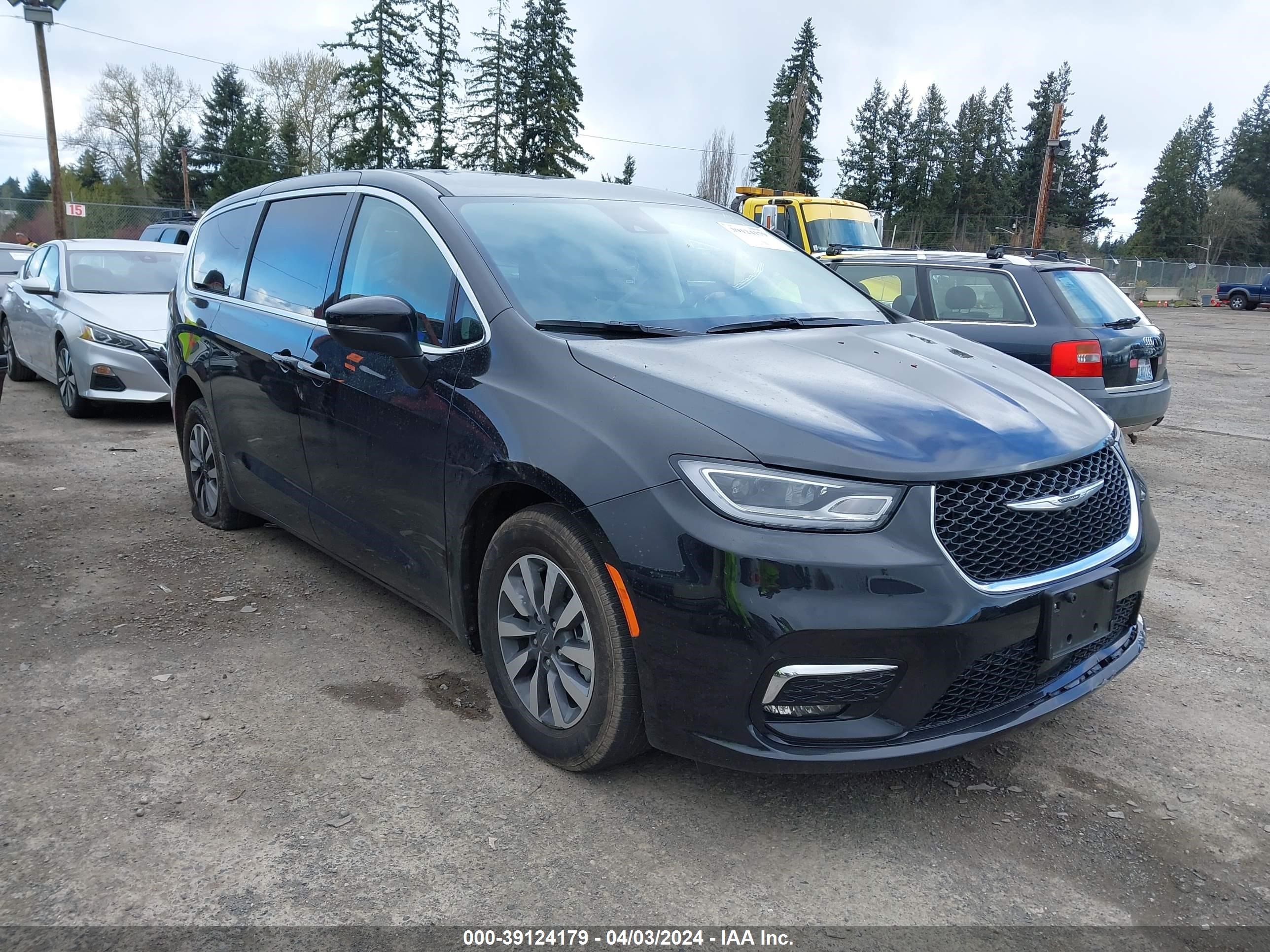 CHRYSLER PACIFICA 2023 2c4rc1l72pr631216