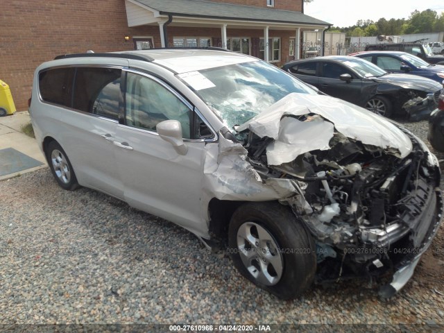 CHRYSLER PACIFICA 2017 2c4rc1l73hr782616