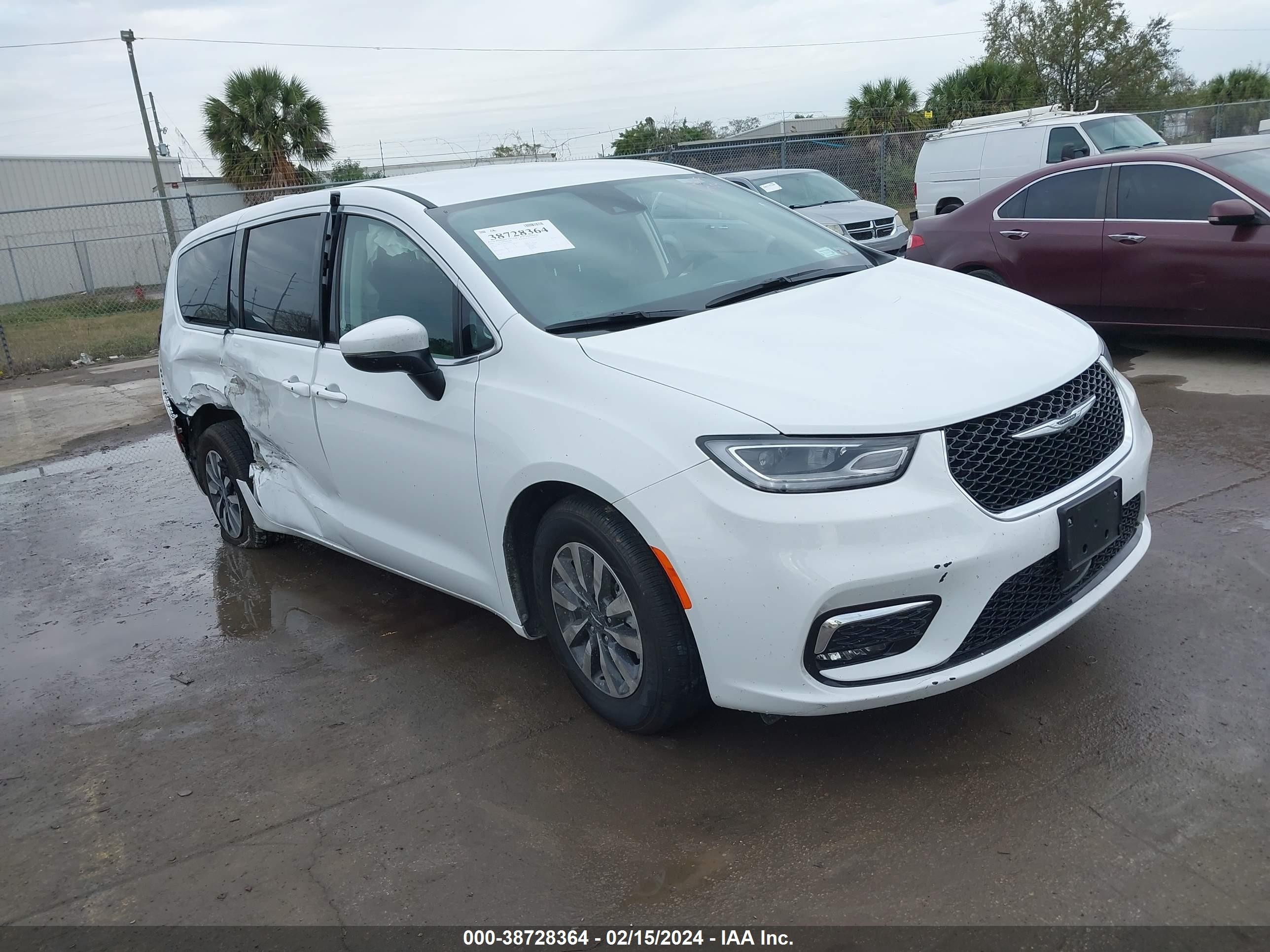 CHRYSLER PACIFICA 2023 2c4rc1l74pr579734