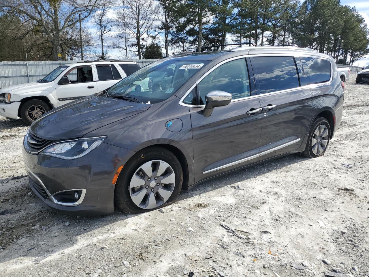 CHRYSLER PACIFICA 2018 2c4rc1n76jr229932