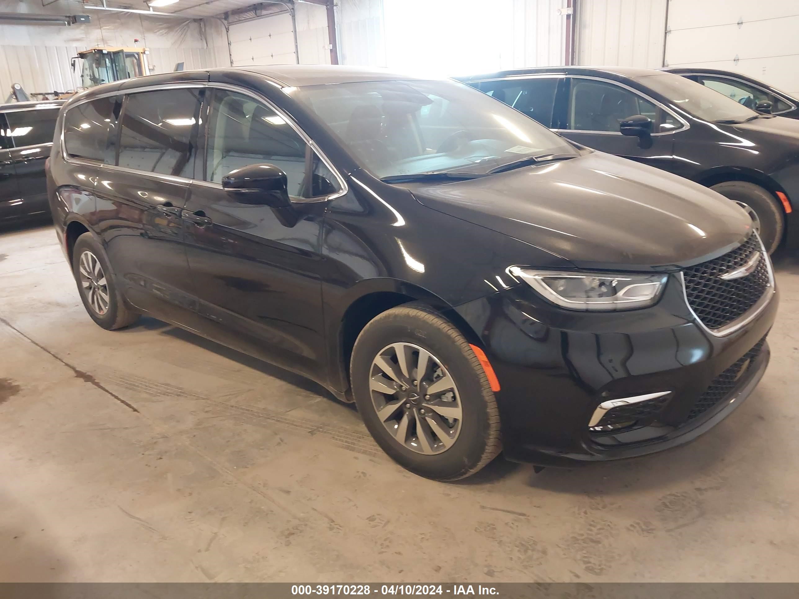 CHRYSLER PACIFICA 2024 2c4rc1s70rr141667