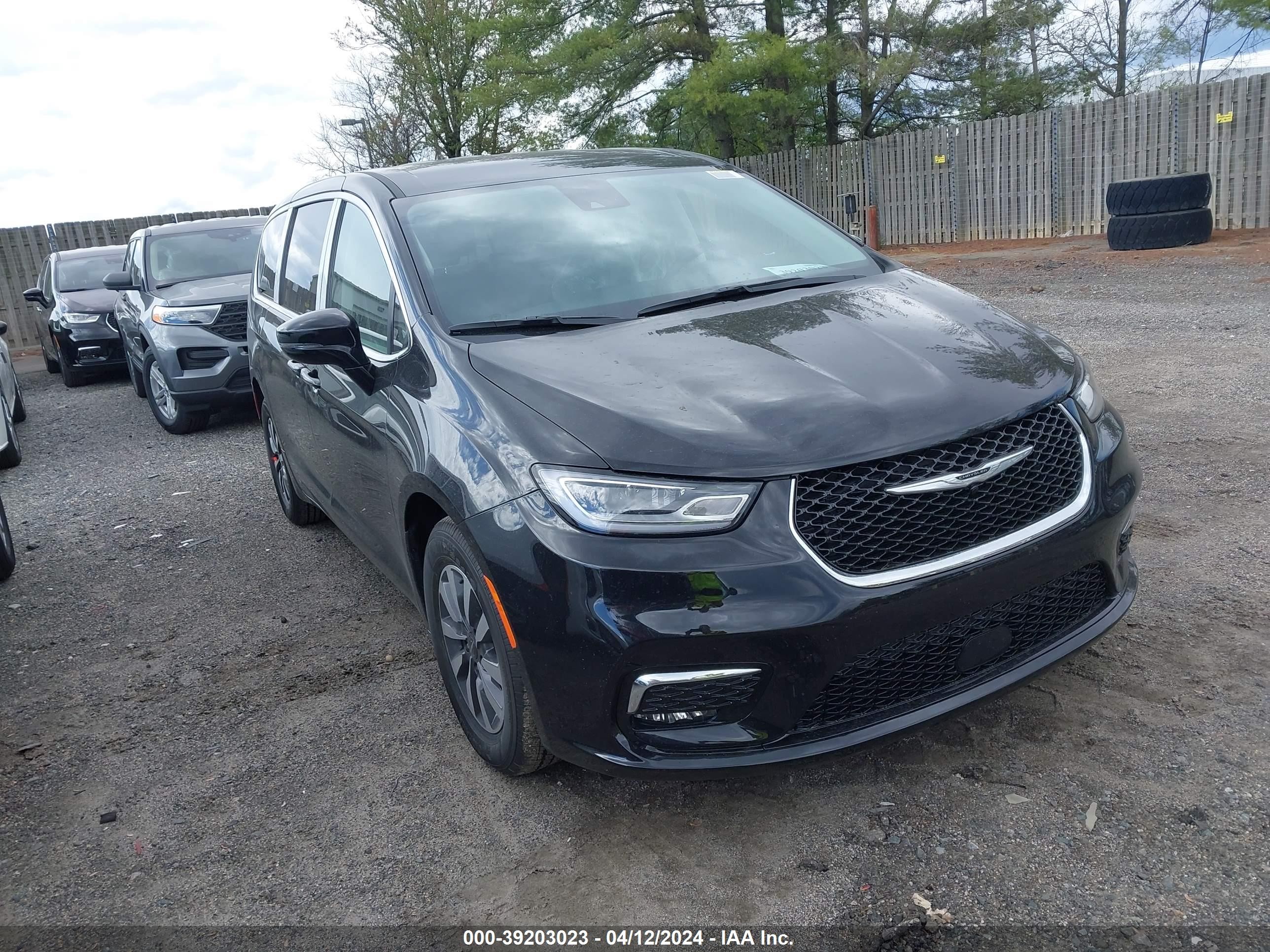 CHRYSLER PACIFICA 2024 2c4rc1s71rr144576