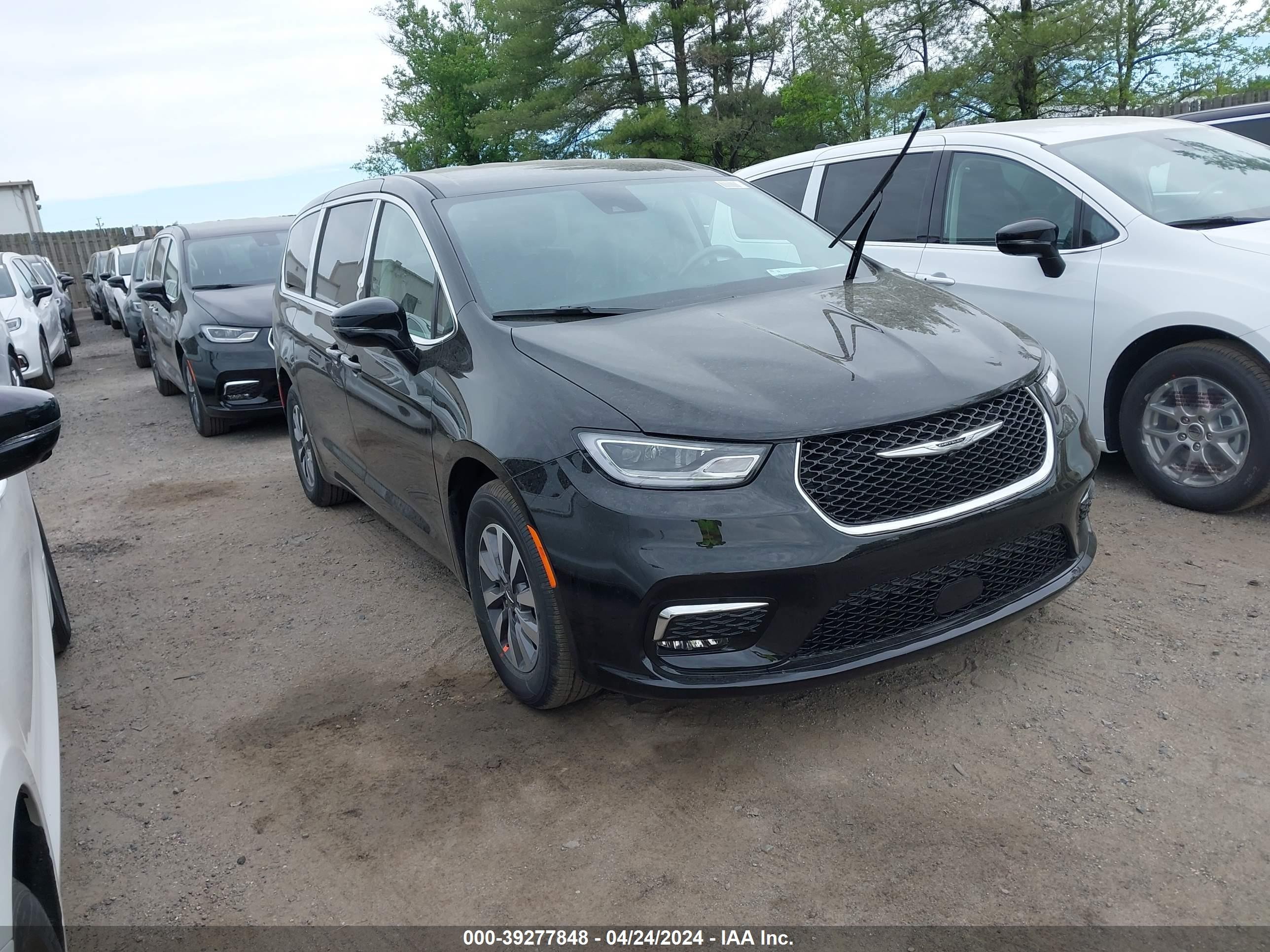 CHRYSLER PACIFICA 2024 2c4rc1s71rr153178