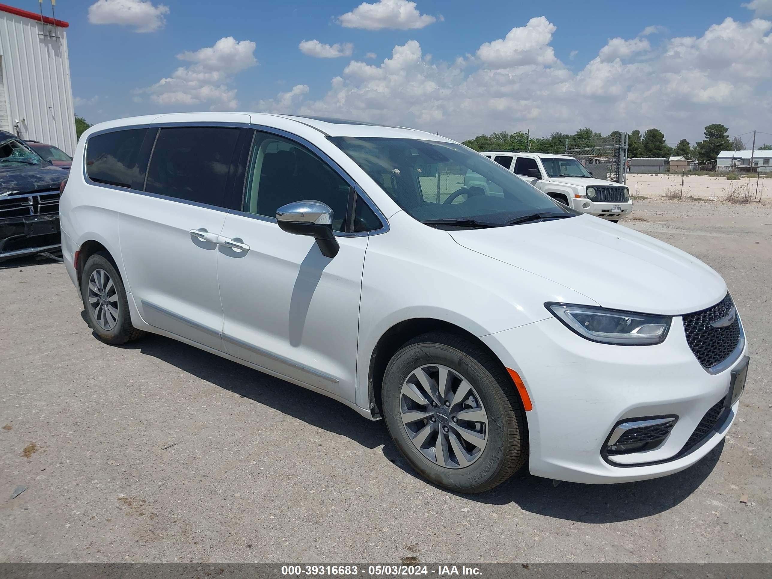 CHRYSLER PACIFICA 2023 2c4rc1s72pr622453