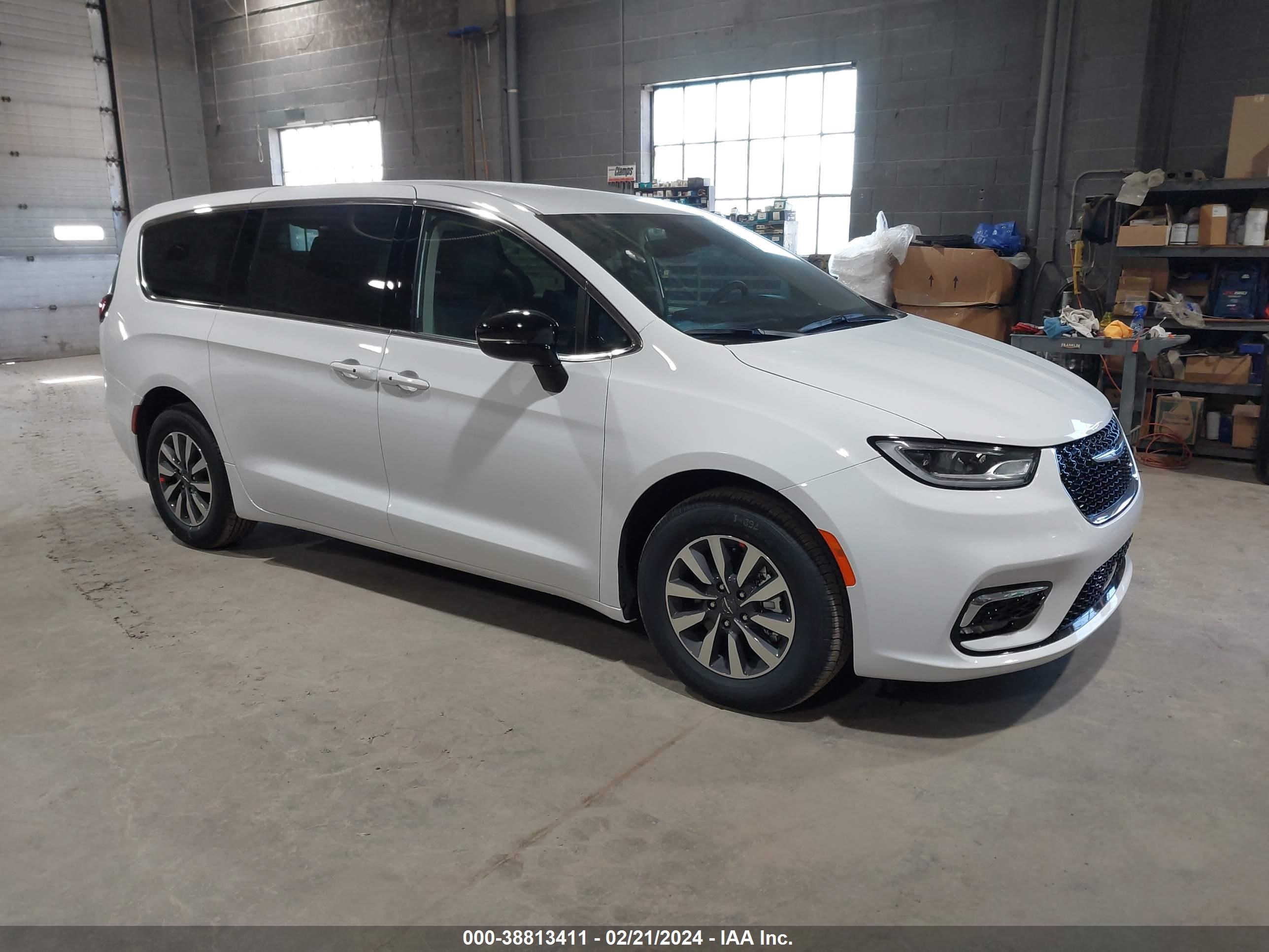 CHRYSLER PACIFICA 2024 2c4rc1s72rr121775