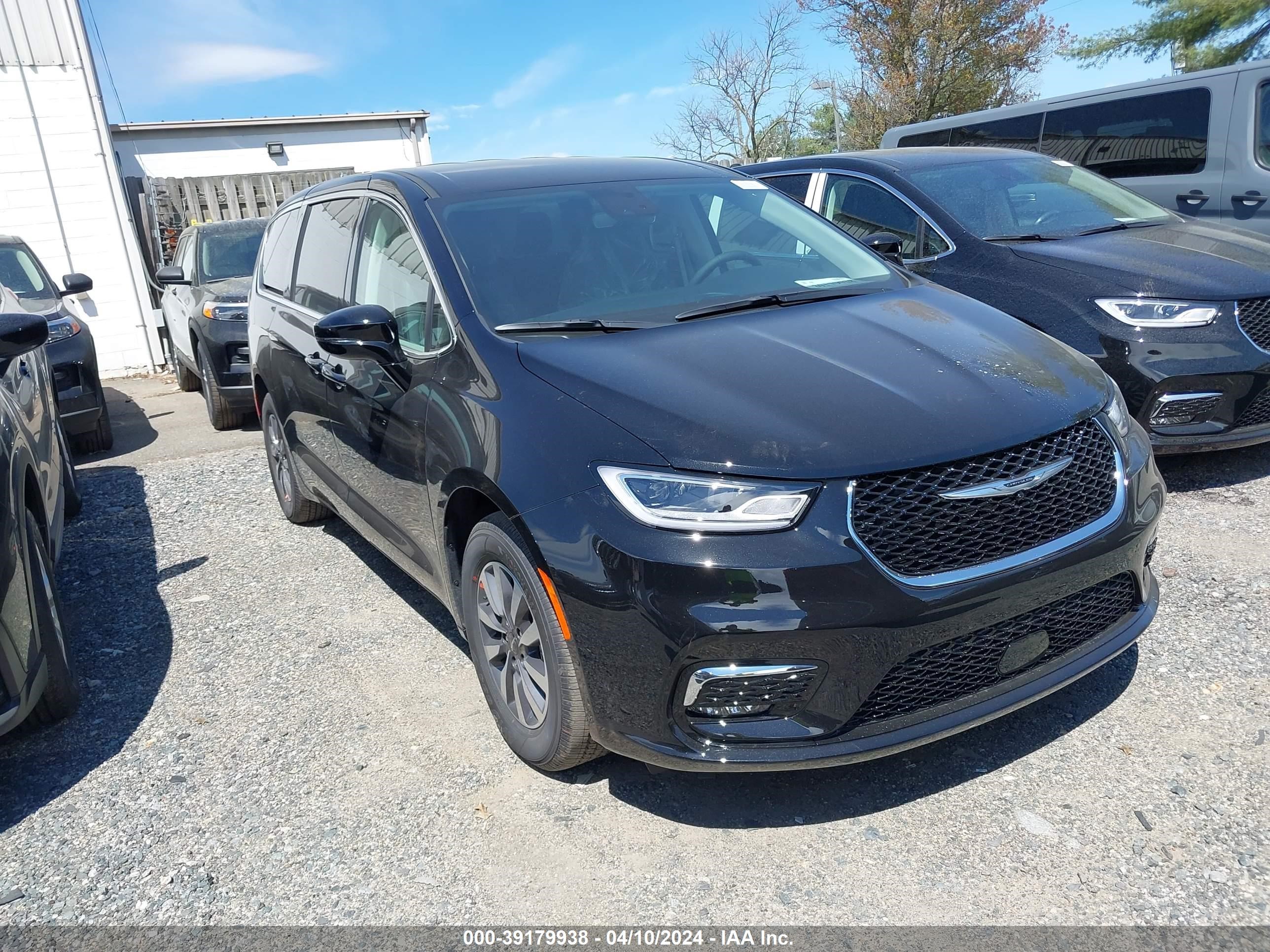 CHRYSLER PACIFICA 2024 2c4rc1s74rr147245