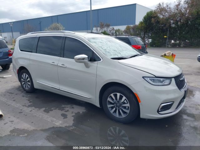 CHRYSLER PACIFICA HYBRID 2021 2c4rc1s76mr590408