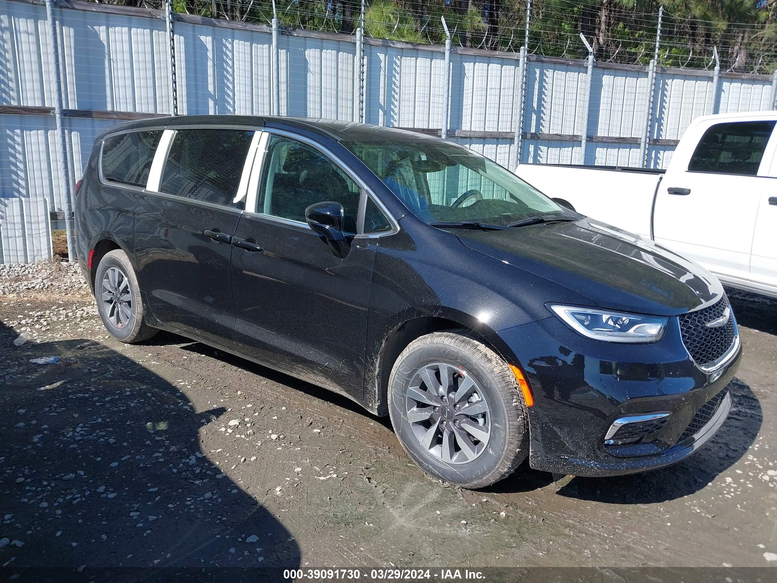 CHRYSLER PACIFICA 2024 2c4rc1s77rr147241