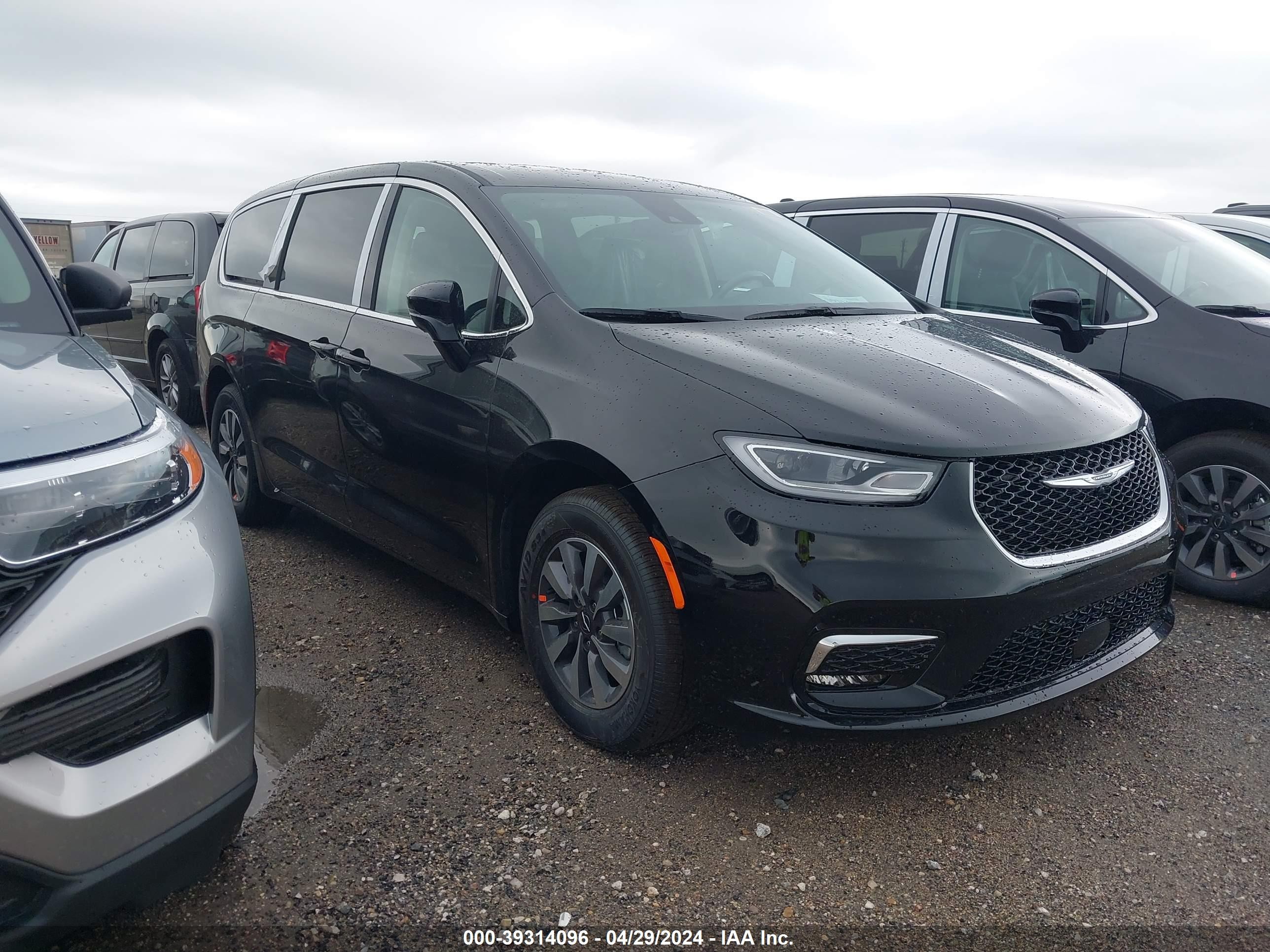 CHRYSLER PACIFICA 2024 2c4rc1s78rr147250