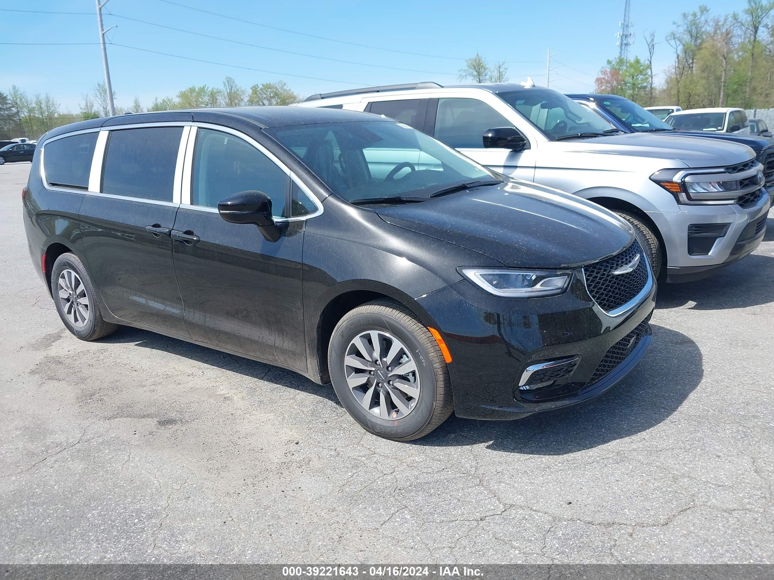 CHRYSLER PACIFICA 2024 2c4rc1s79rr144616