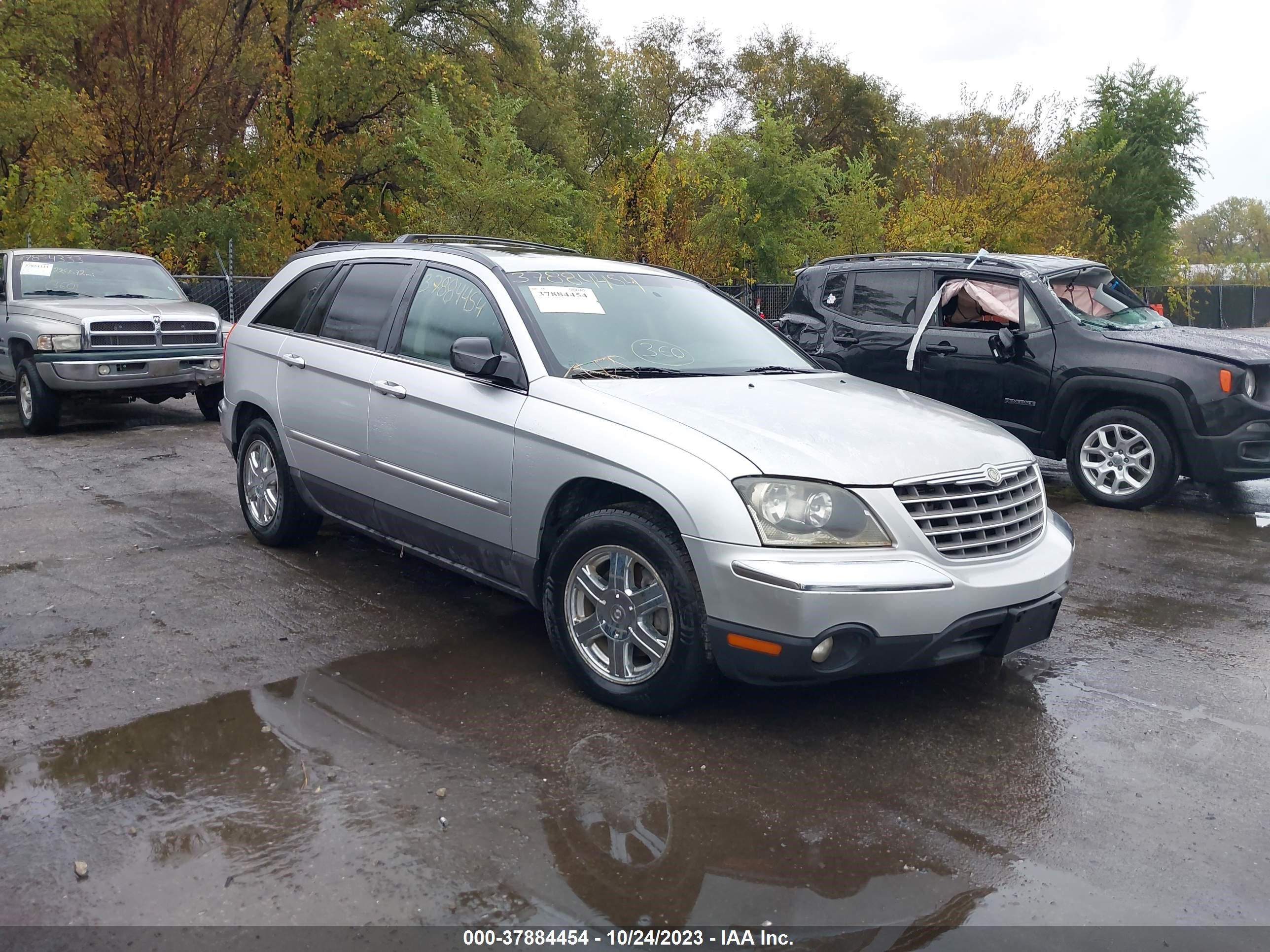 CHRYSLER PACIFICA 2004 2c8gf68424r549751