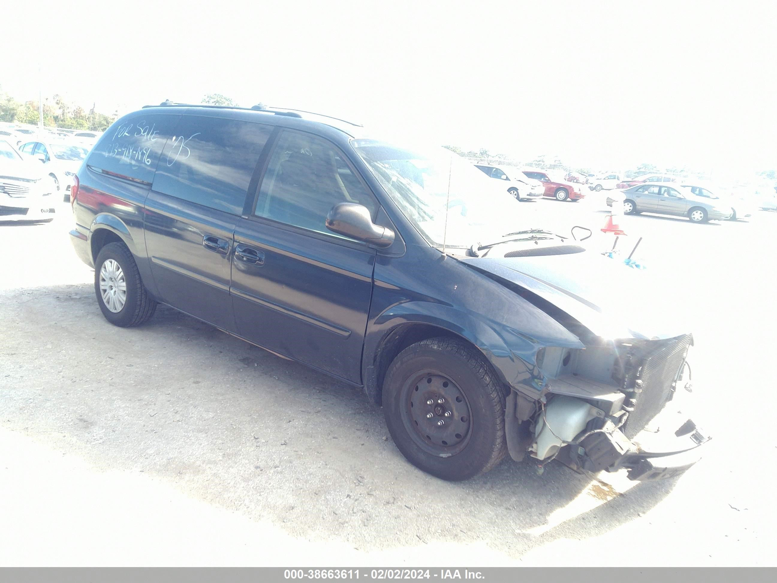 CHRYSLER TOWN & COUNTRY 2005 2c8gp44r05r284168