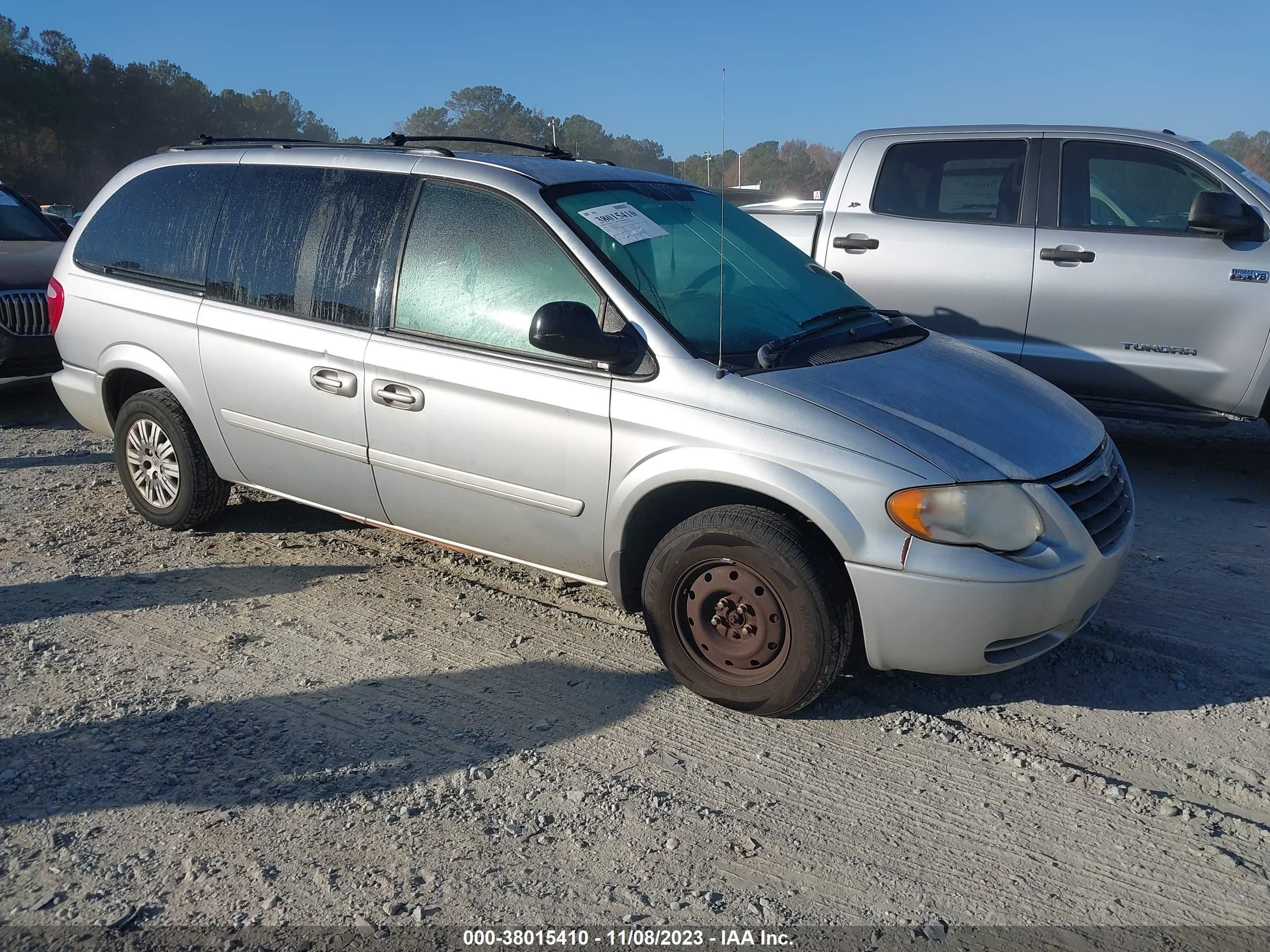 CHRYSLER TOWN & COUNTRY 2005 2c8gp44r45r423427