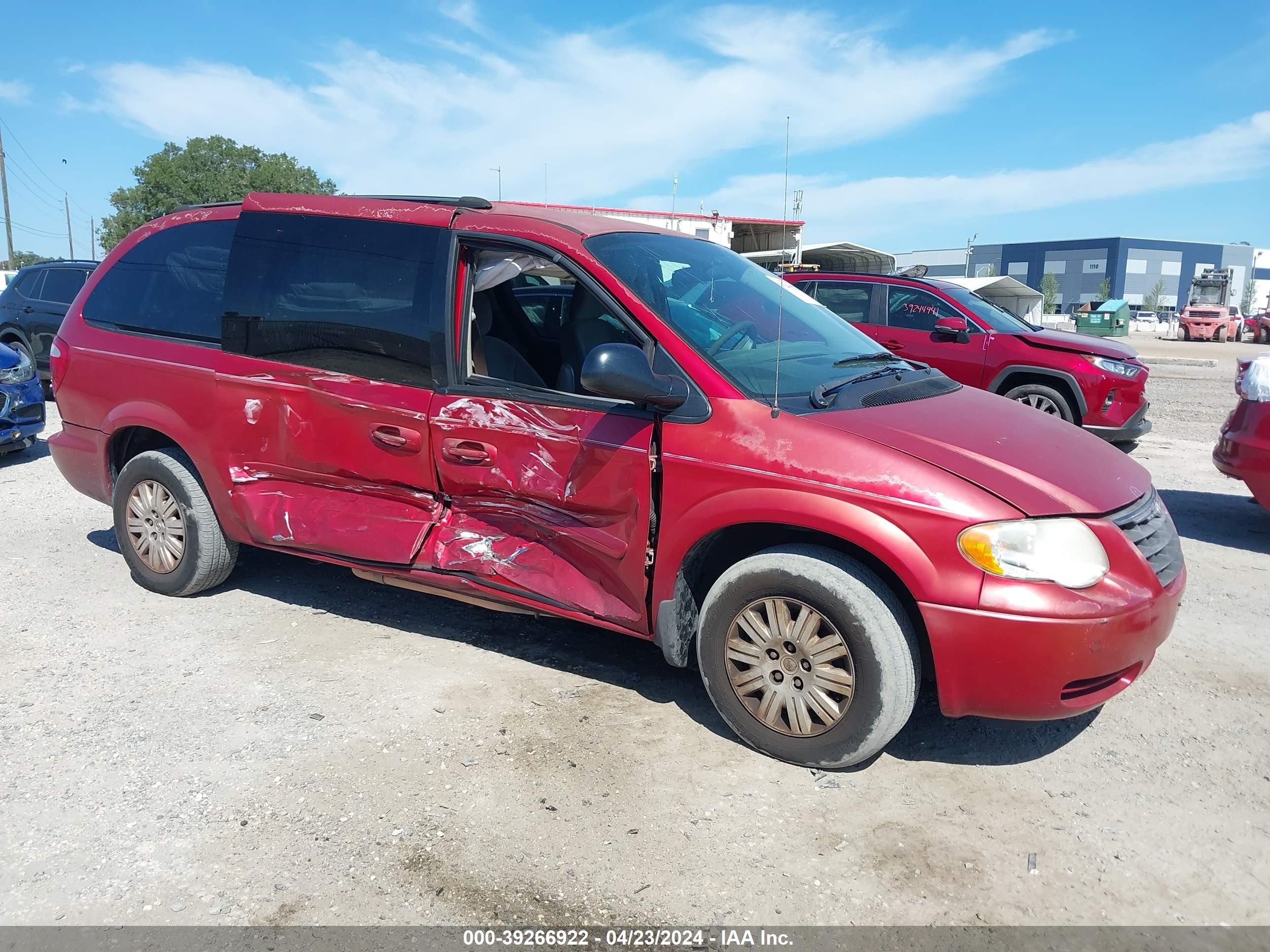 CHRYSLER TOWN & COUNTRY 2005 2c8gp44r95r210943