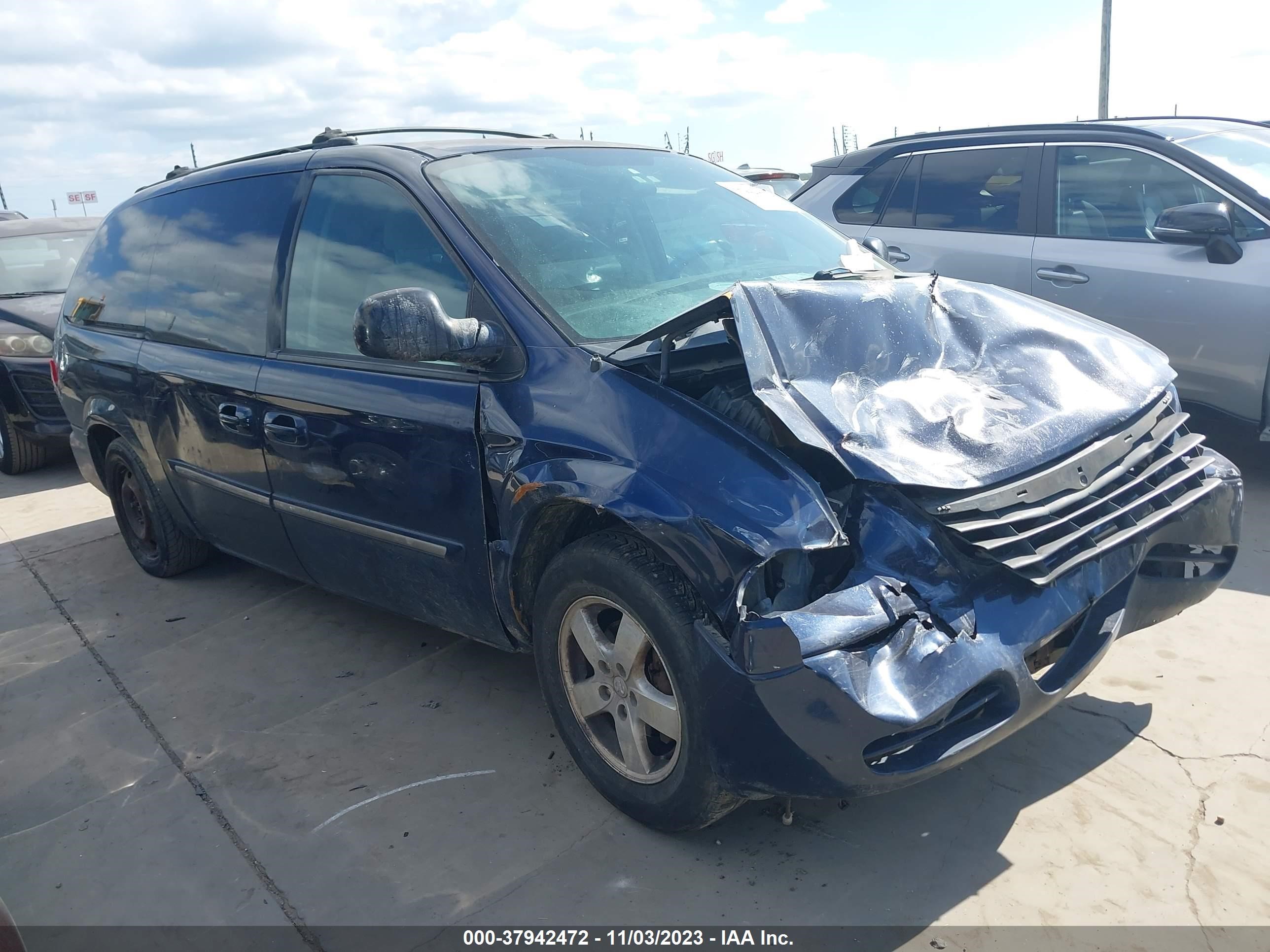 CHRYSLER TOWN & COUNTRY 2005 2c8gp54l05r211464