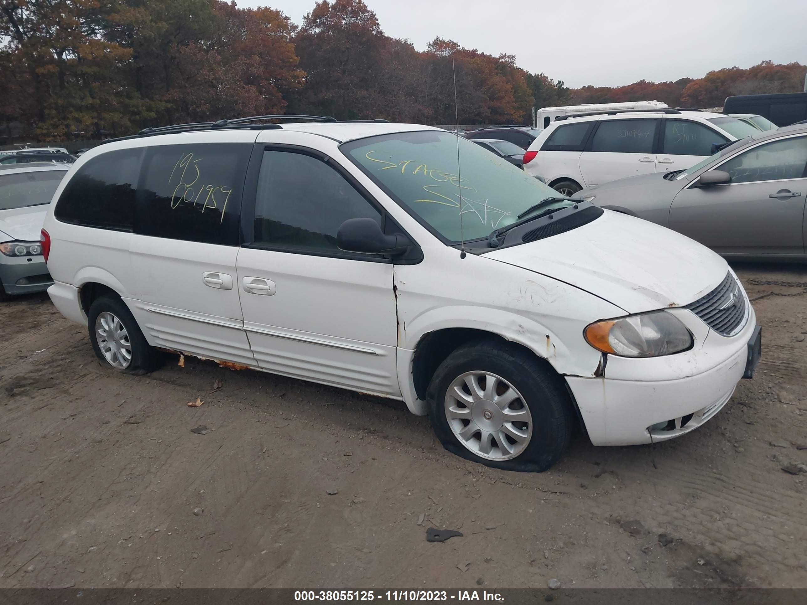 CHRYSLER TOWN & COUNTRY 2003 2c8gp54l13r238749