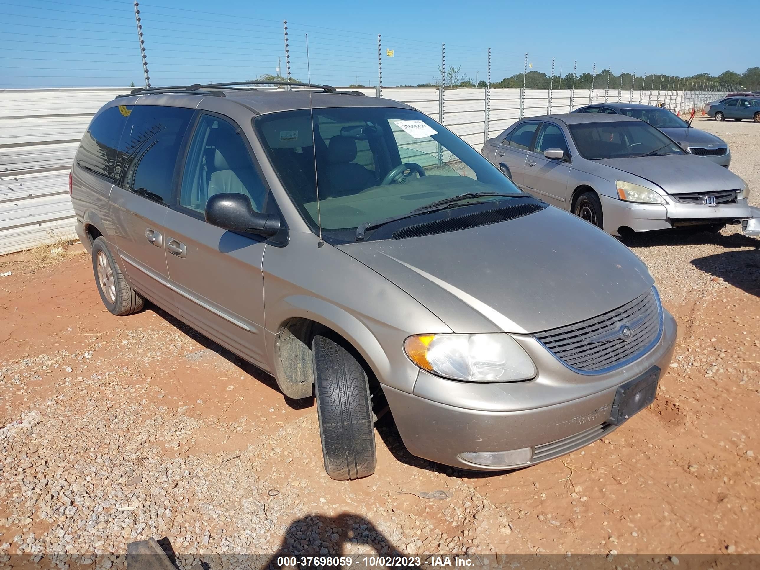 CHRYSLER TOWN & COUNTRY 2003 2c8gp54l43r121974