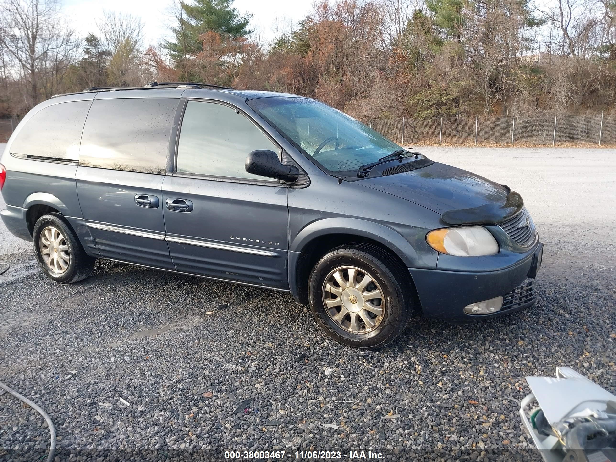 CHRYSLER TOWN & COUNTRY 2001 2c8gp54l51r244020