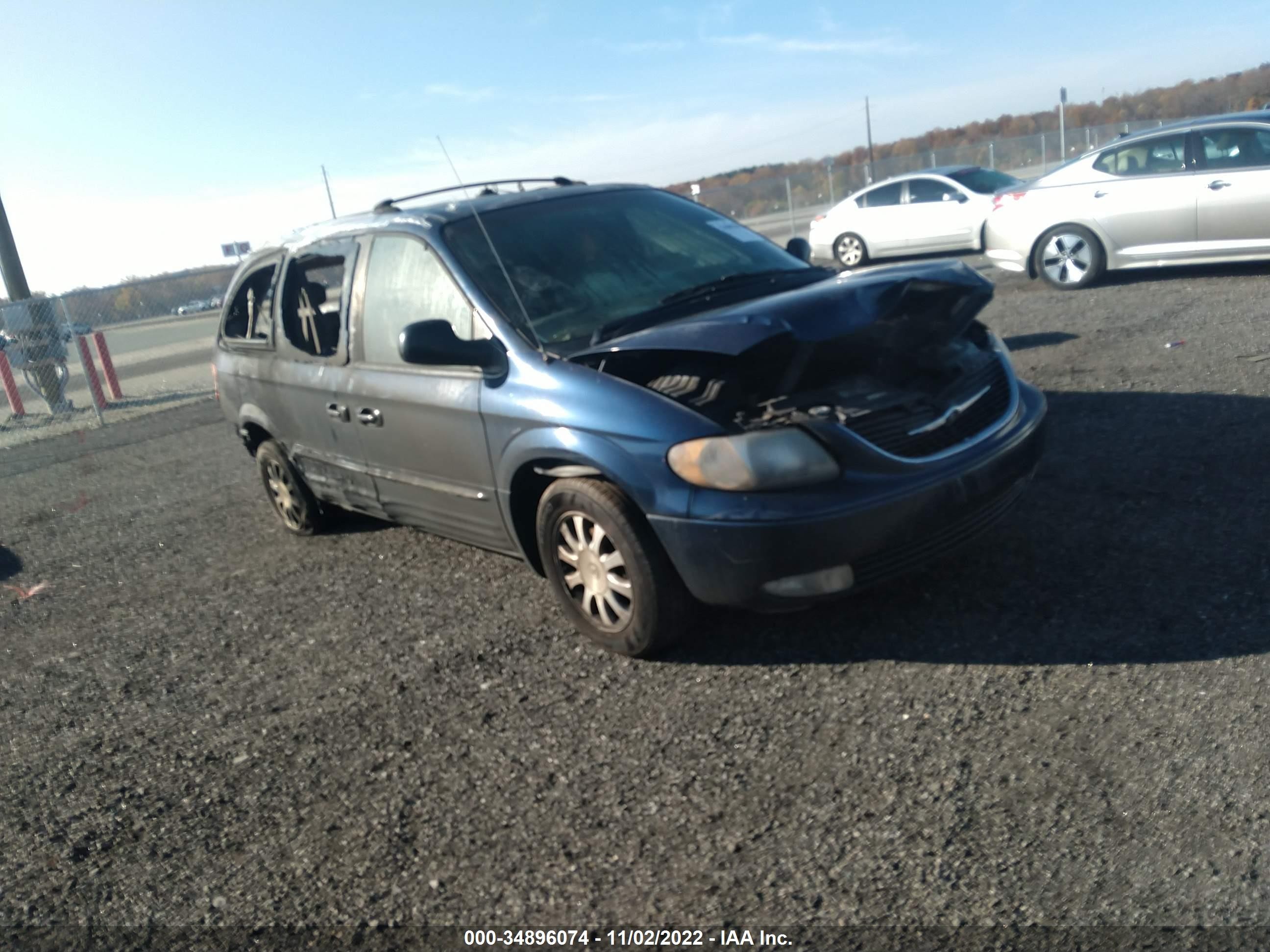 CHRYSLER TOWN & COUNTRY 2002 2c8gp54l62r793095