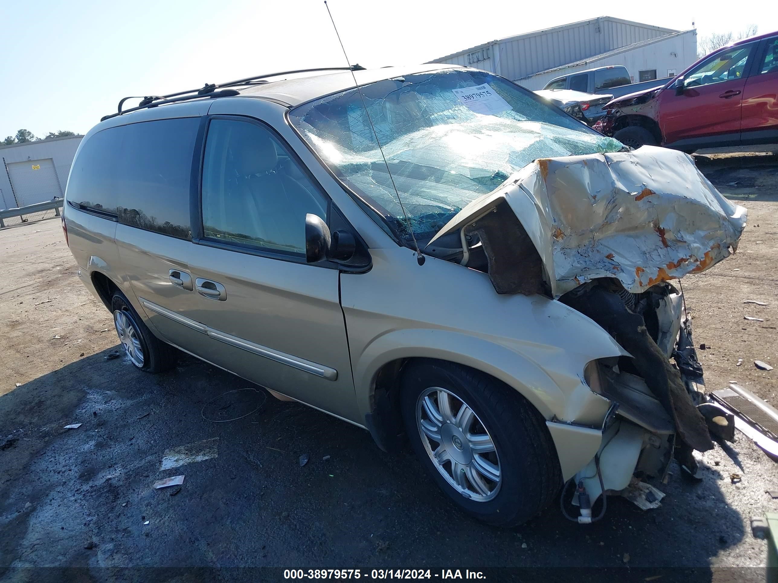 CHRYSLER TOWN & COUNTRY 2005 2c8gp54l65r216023