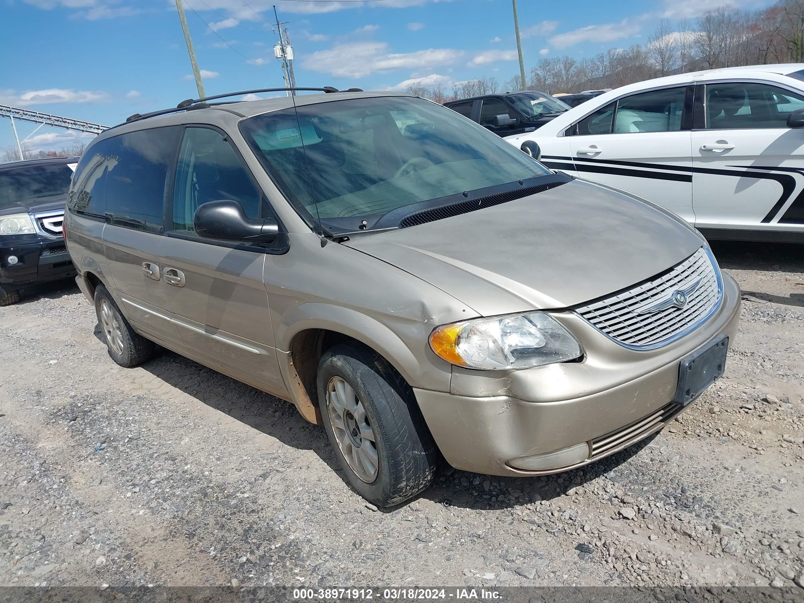 CHRYSLER TOWN & COUNTRY 2002 2c8gp54l82r549951