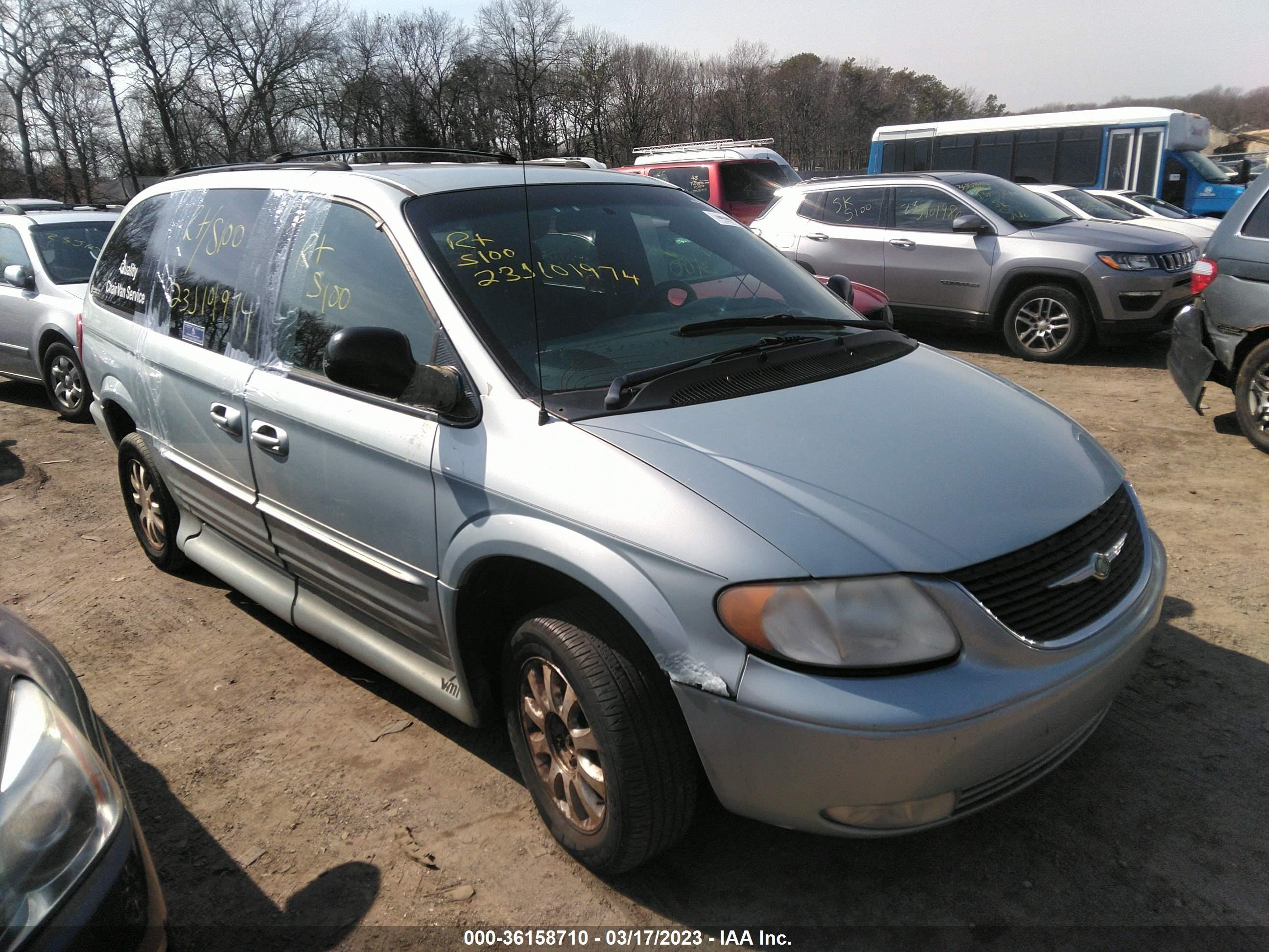 CHRYSLER TOWN & COUNTRY 2002 2c8gp54lx2r644771