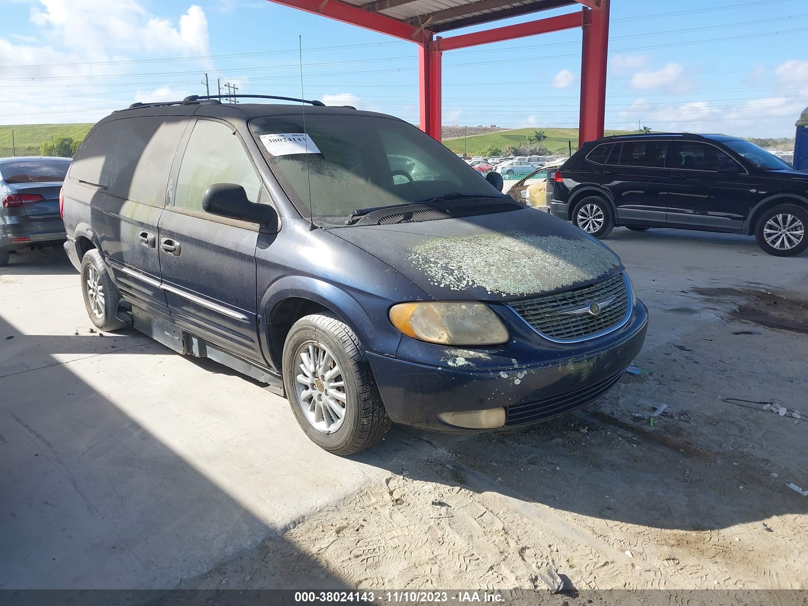 CHRYSLER TOWN & COUNTRY 2002 2c8gp64l02r609050