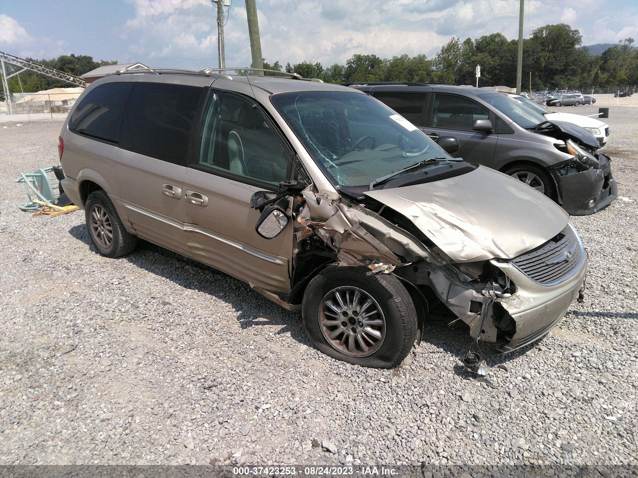 CHRYSLER TOWN & COUNTRY 2002 2c8gp64l02r696528