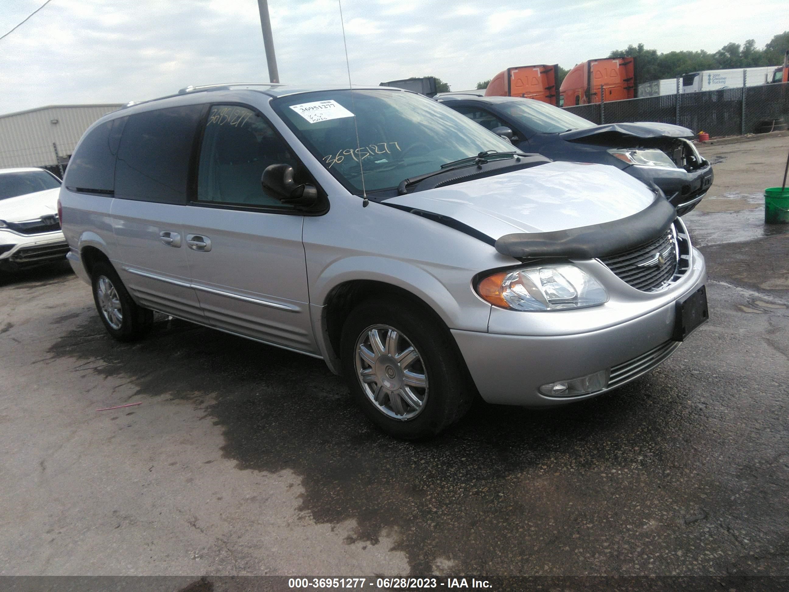 CHRYSLER TOWN & COUNTRY 2004 2c8gp64l14r540209