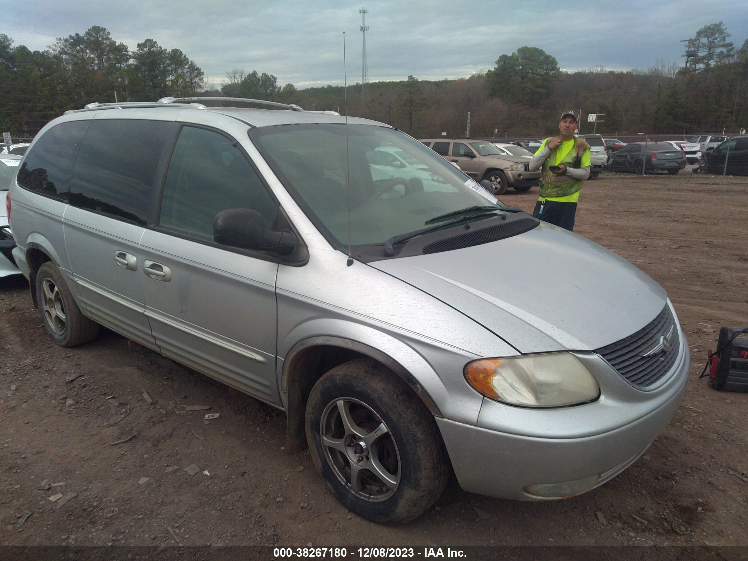 CHRYSLER TOWN & COUNTRY 2003 2c8gp64l53r152656