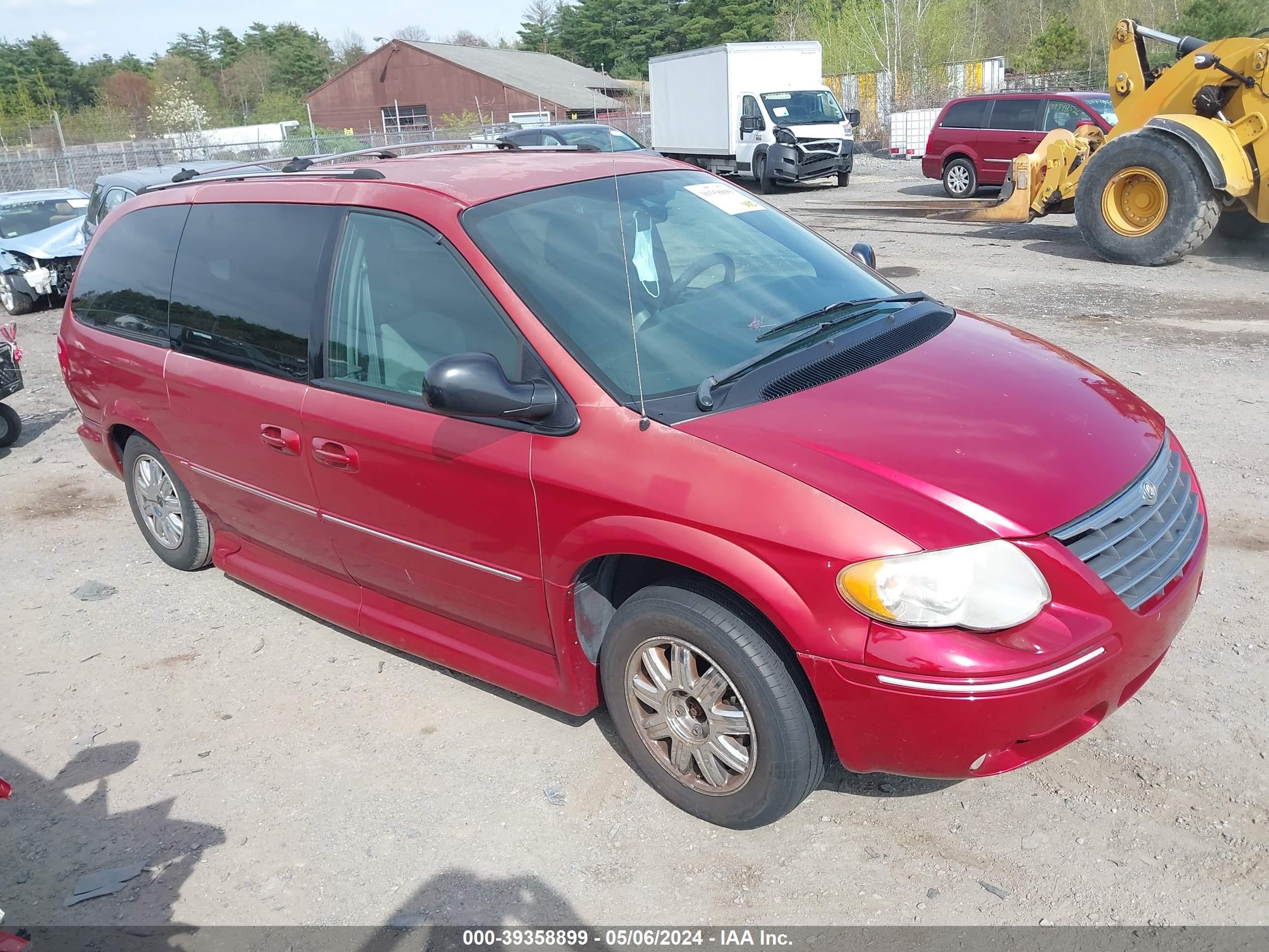 CHRYSLER TOWN & COUNTRY 2005 2c8gp64l55r197227