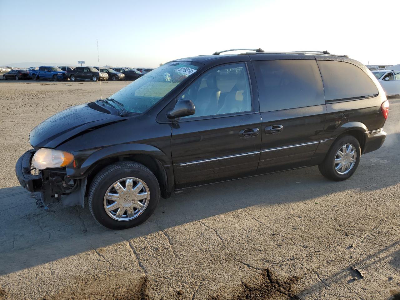 CHRYSLER TOWN & COUNTRY 2005 2c8gp64l55r479979