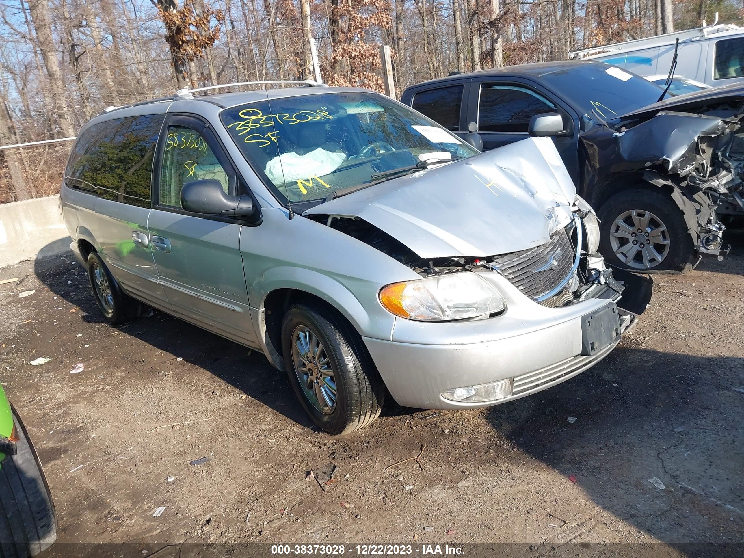 CHRYSLER TOWN & COUNTRY 2001 2c8gp64l61r208892