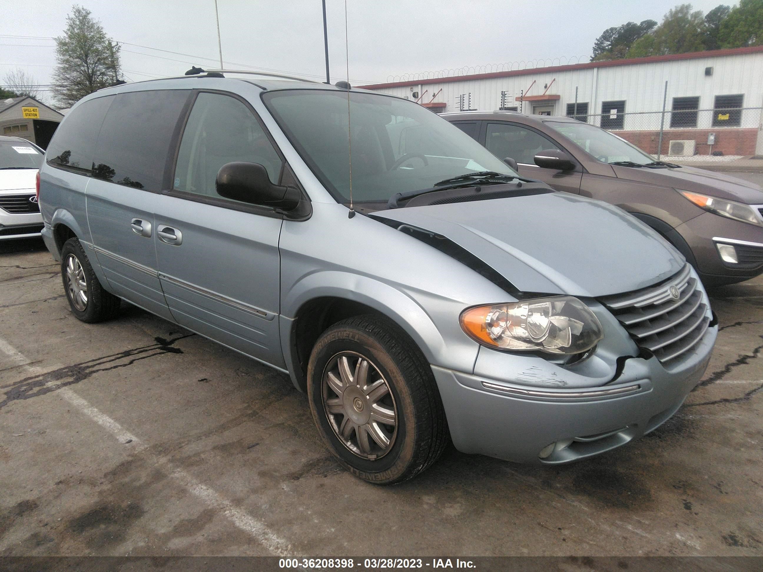 CHRYSLER TOWN & COUNTRY 2005 2c8gp64l75r457644