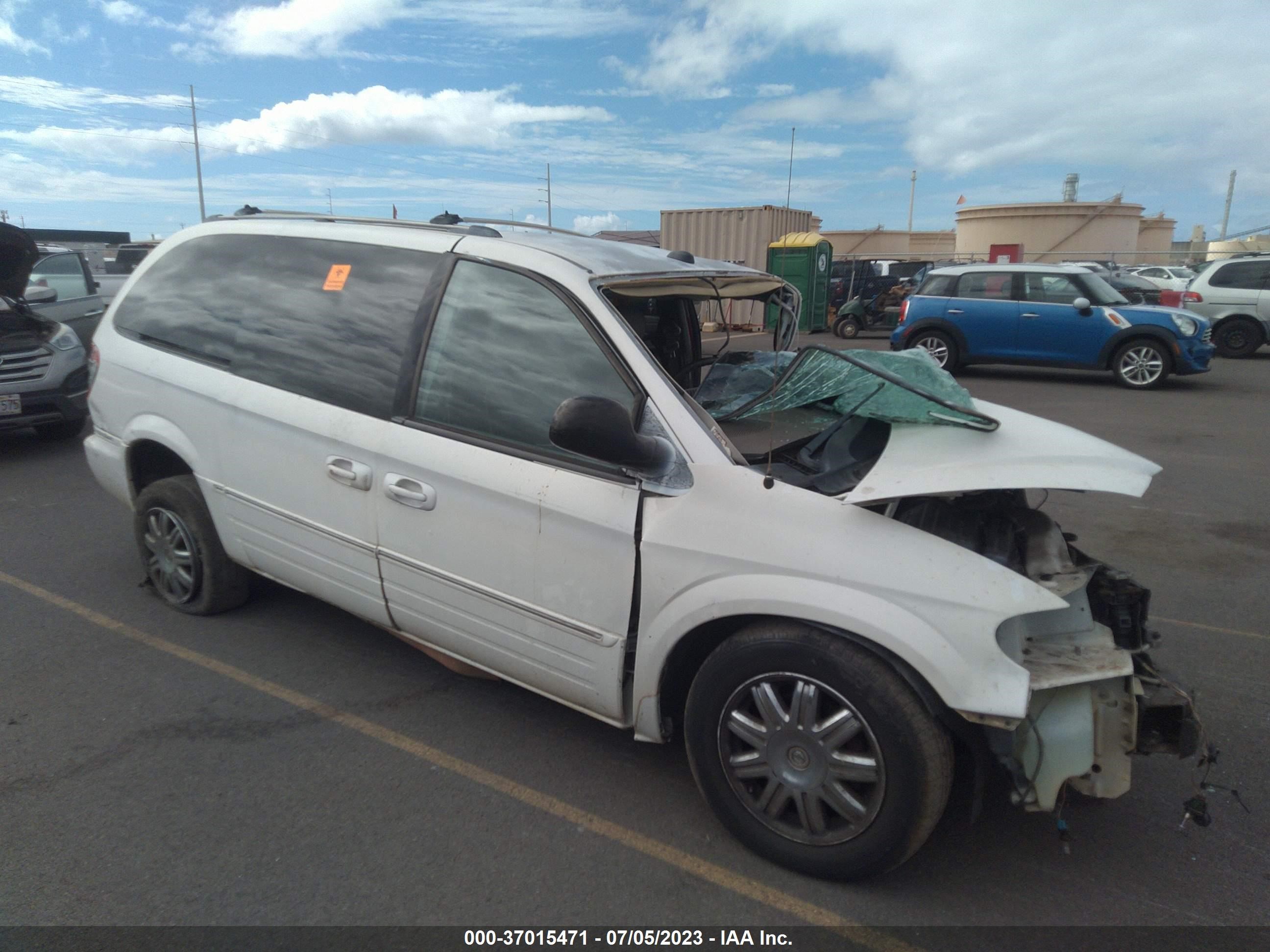 CHRYSLER TOWN & COUNTRY 2005 2c8gp64l75r469034