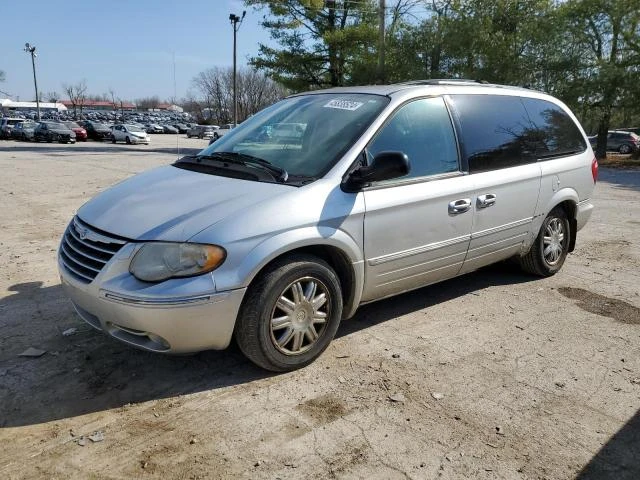 CHRYSLER TOWN AND C 2005 2c8gp64l85r548079