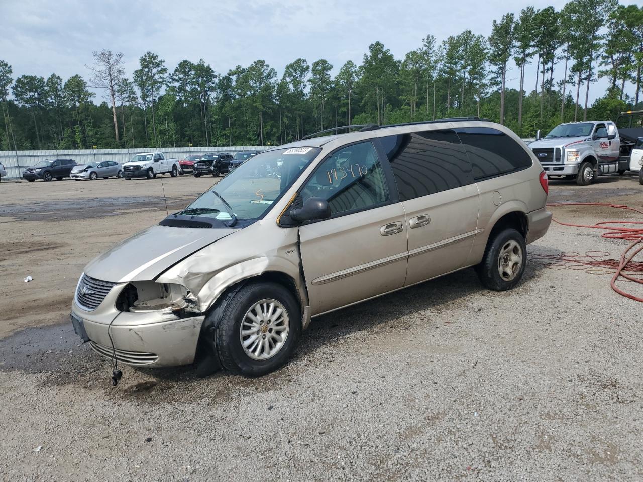 CHRYSLER TOWN & COUNTRY 2002 2c8gp74l42r717337