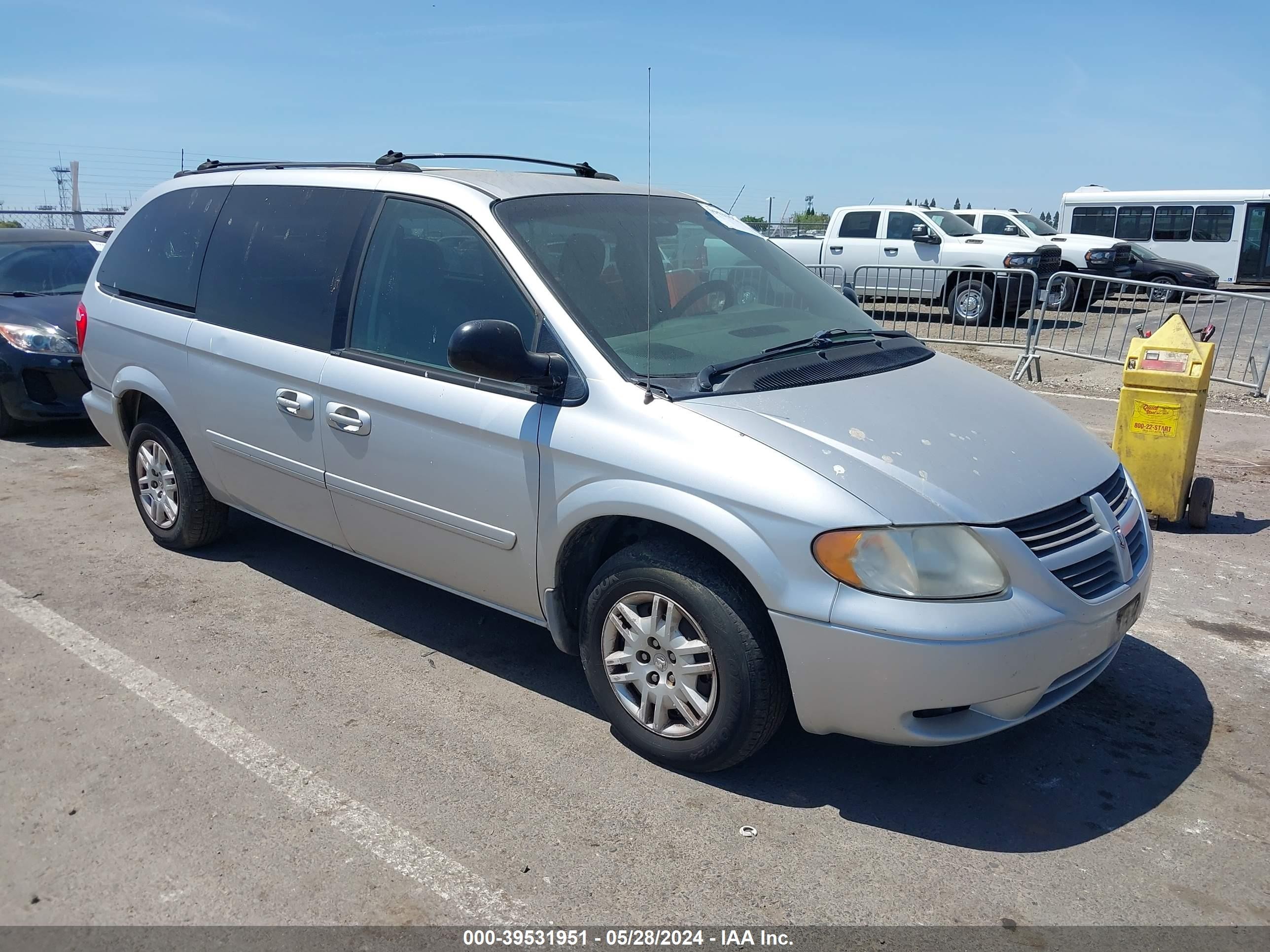 DODGE CARAVAN 2005 2d4gp24r65r308756