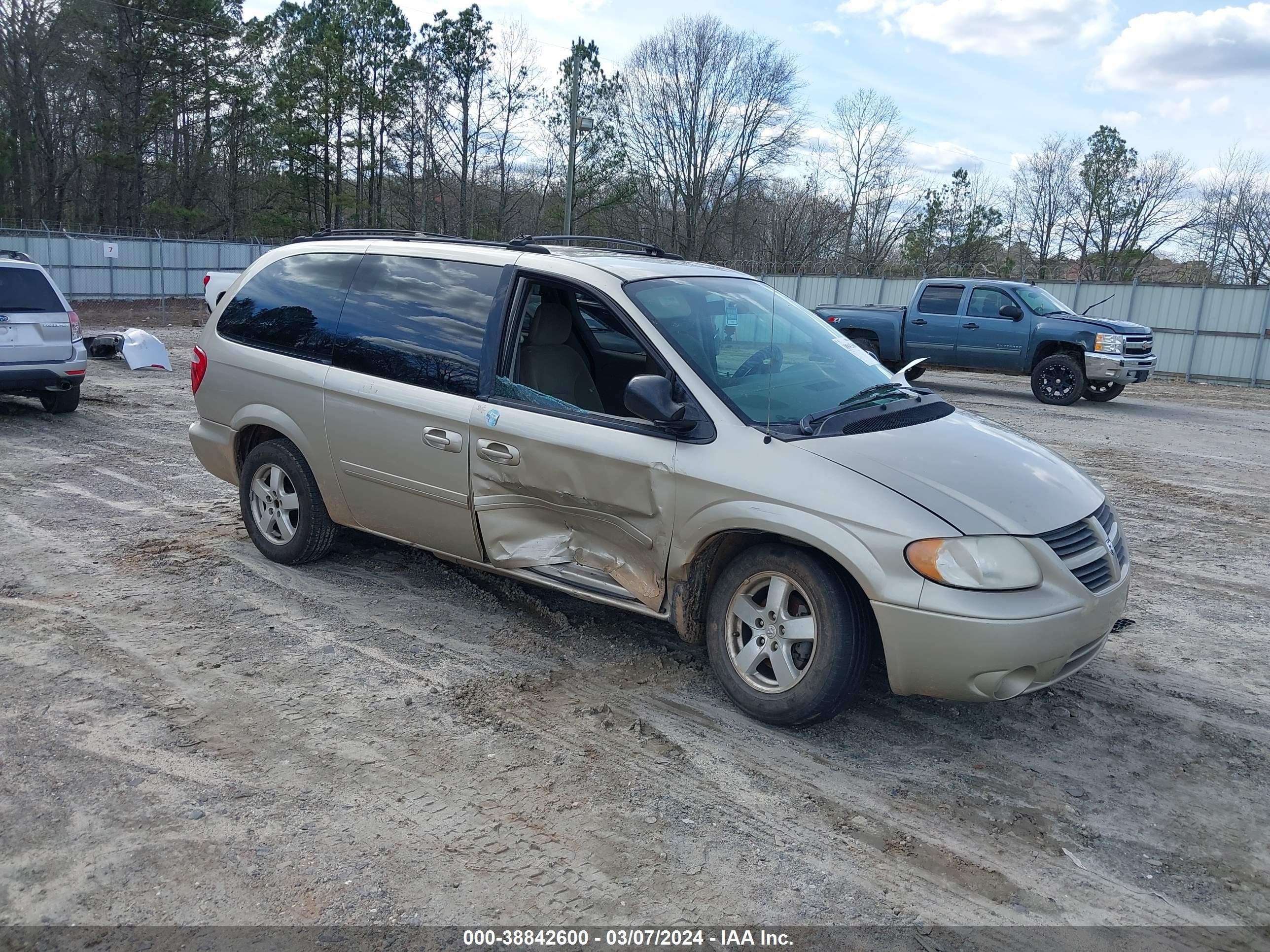 DODGE CARAVAN 2005 2d4gp44l15r534534