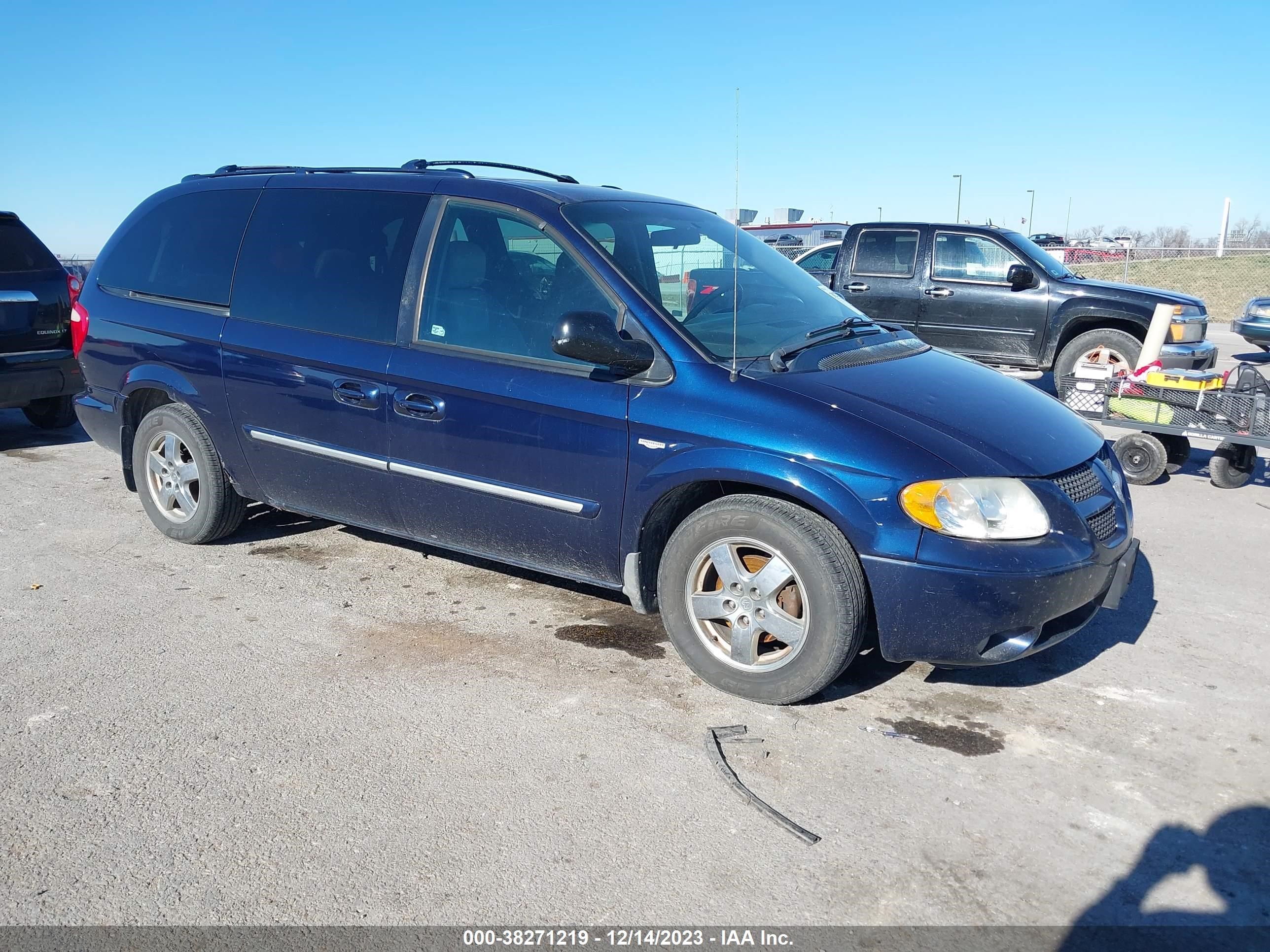 DODGE CARAVAN 2004 2d4gp44l24r570411