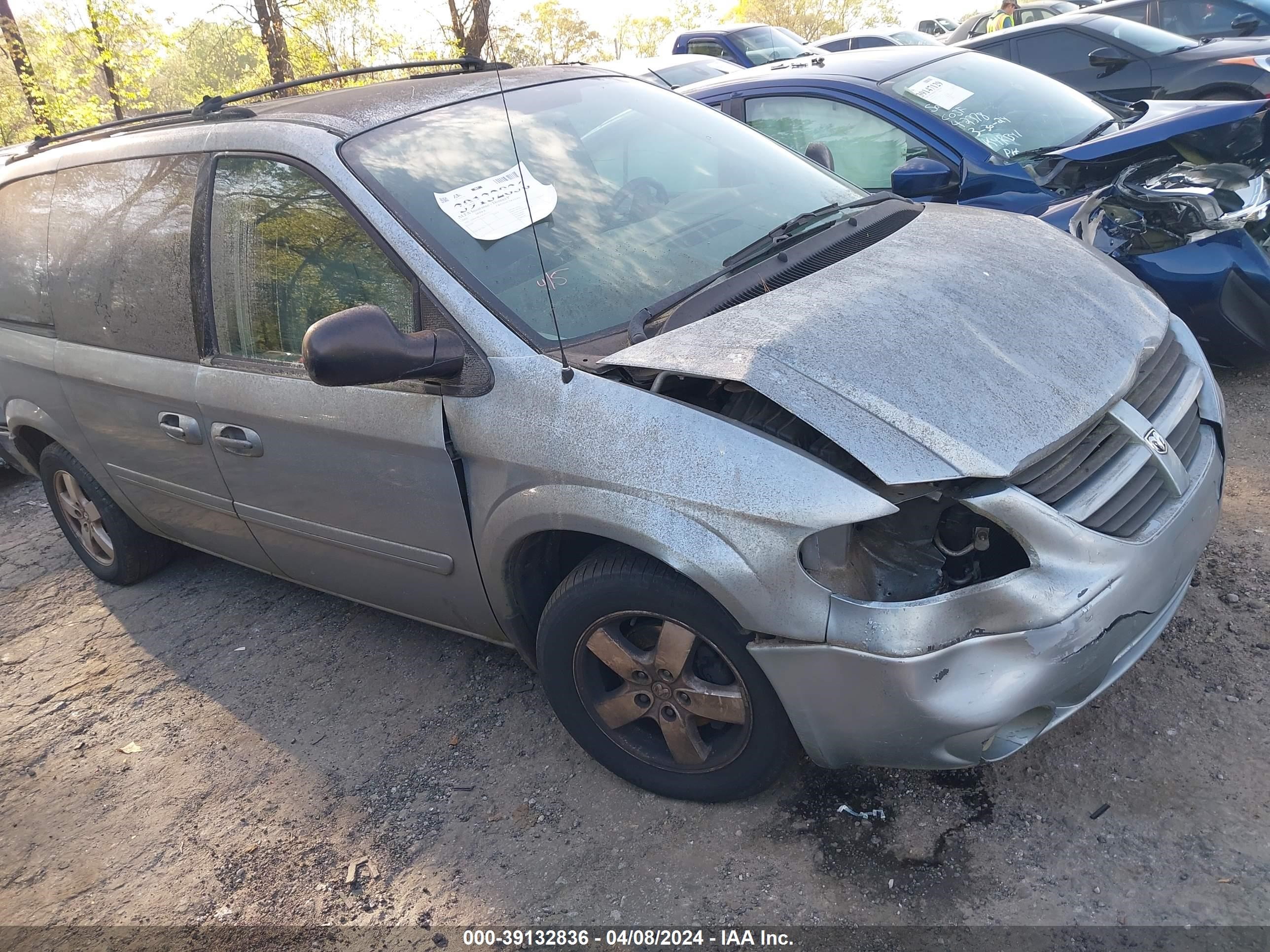 DODGE CARAVAN 2005 2d4gp44l25r235375