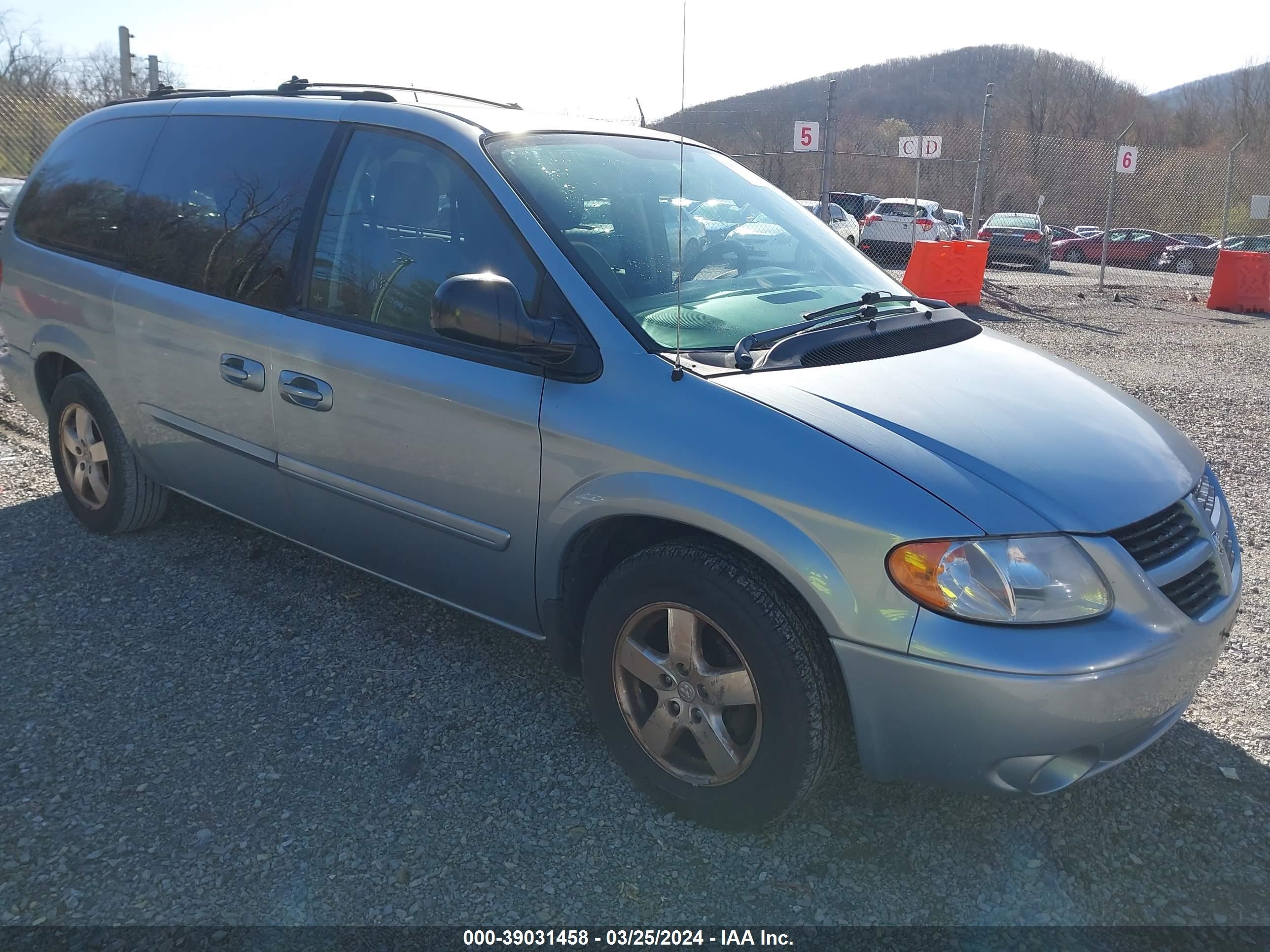 DODGE CARAVAN 2005 2d4gp44l25r483013