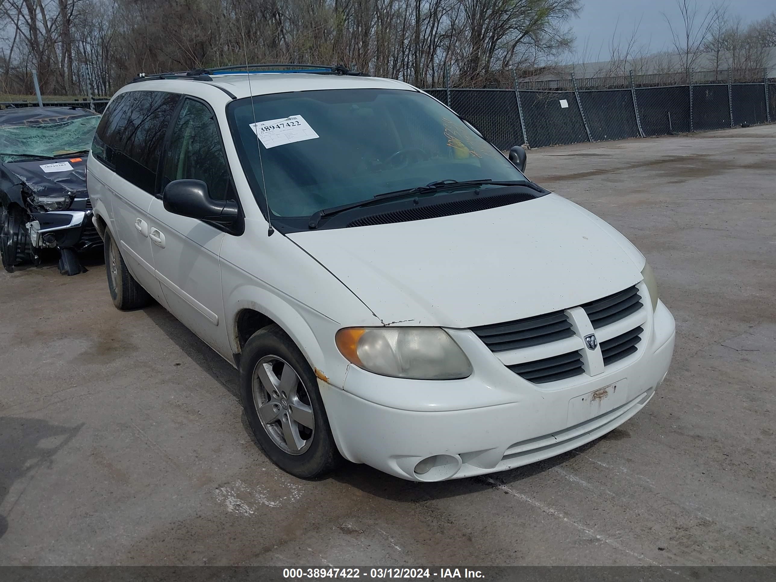 DODGE CARAVAN 2005 2d4gp44l35r193427