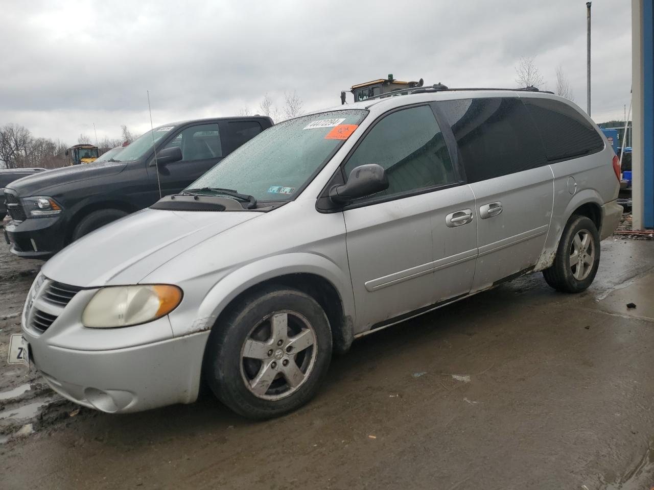 DODGE CARAVAN 2005 2d4gp44l65r393430