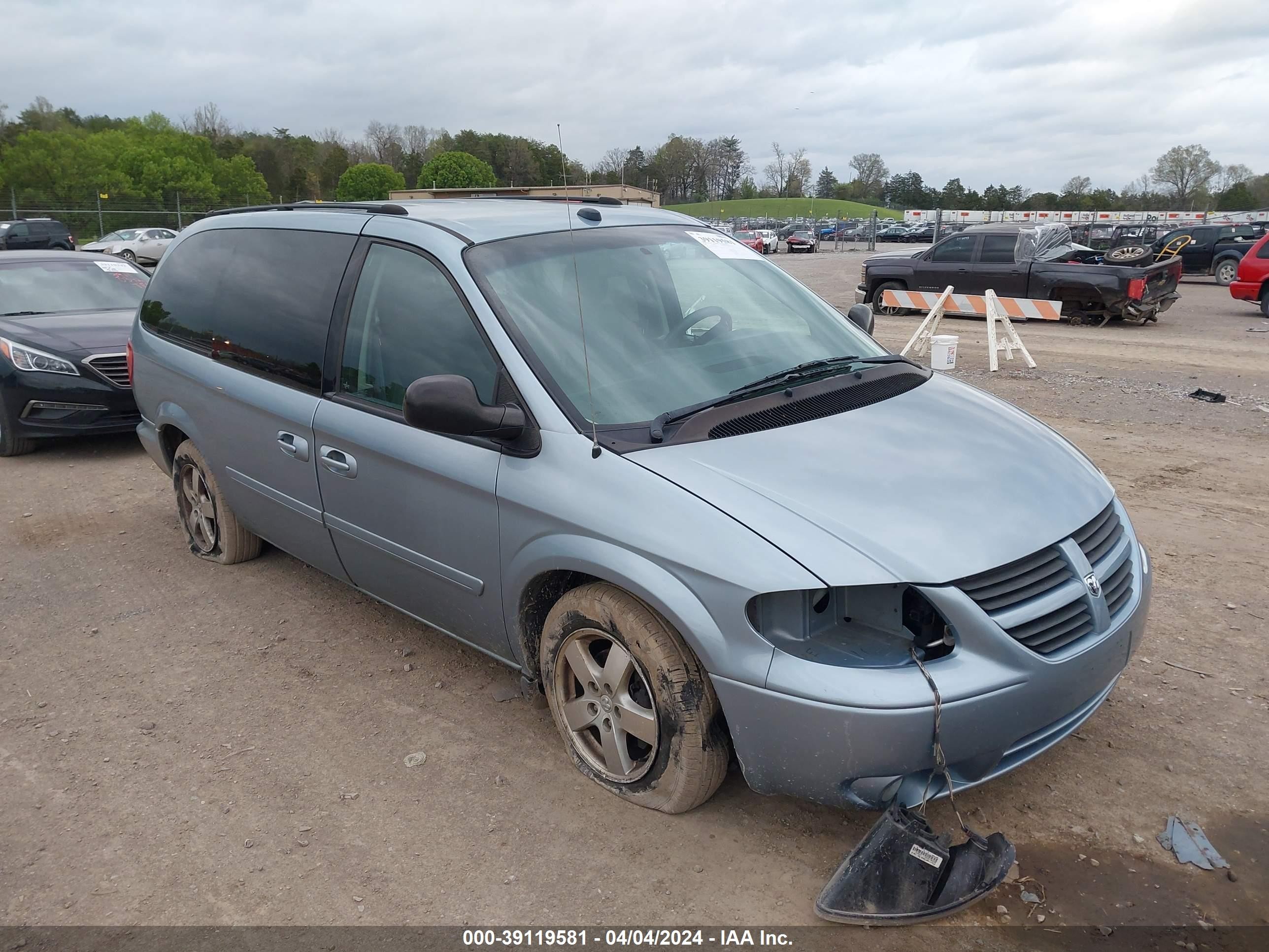 DODGE CARAVAN 2005 2d4gp44l95r485440