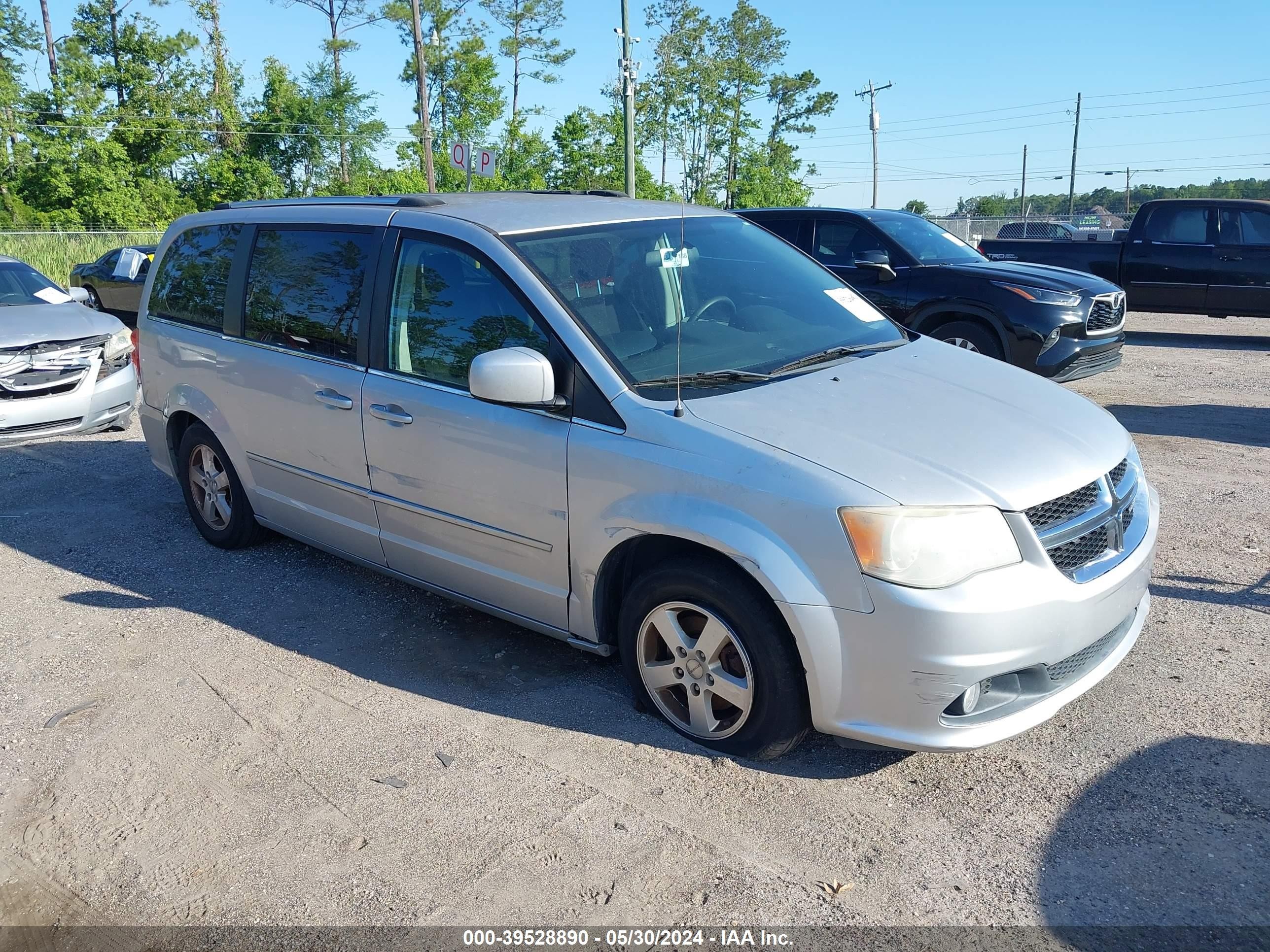 DODGE CARAVAN 2011 2d4rn5dg6br662156